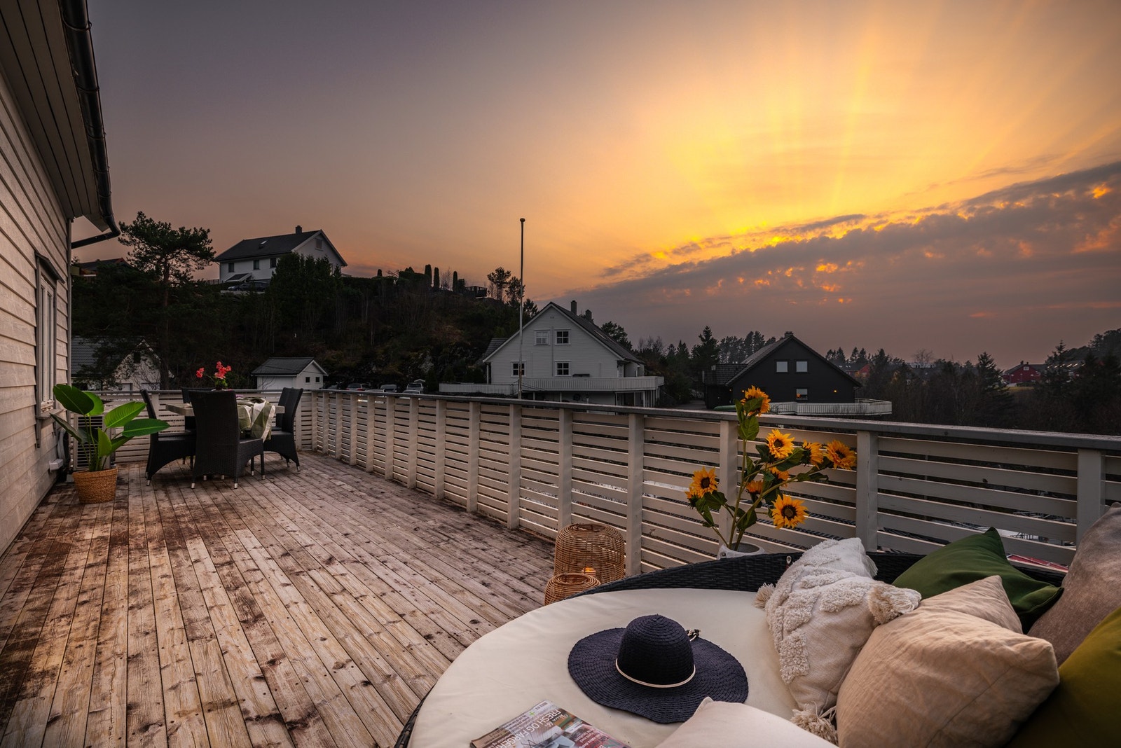 Her er det god plass til å innrede med diverse utemøbler. Galleribilde