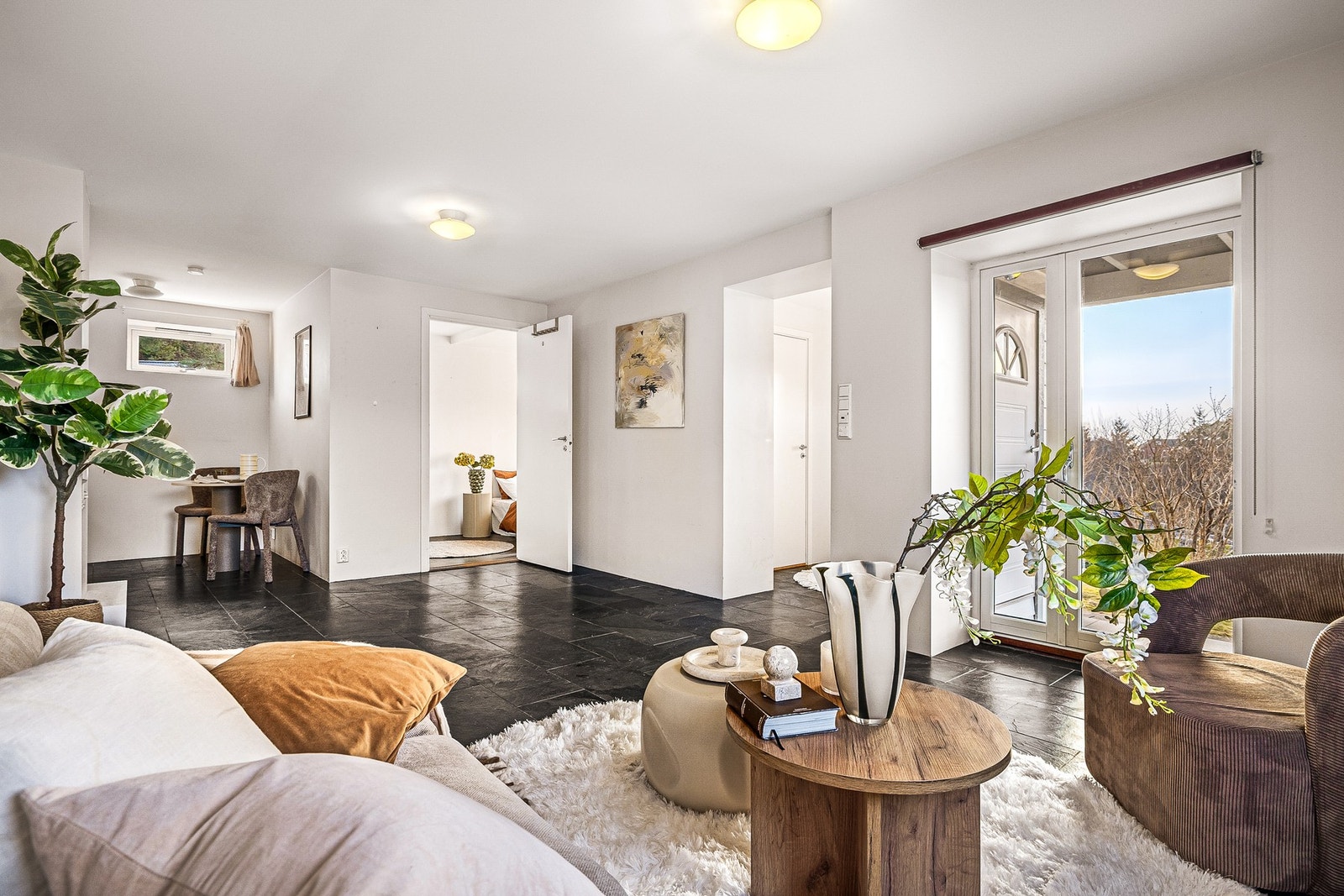 Her er det godt med naturlig lysinnslipp som sikrer en behagelig atmosfære Galleribilde