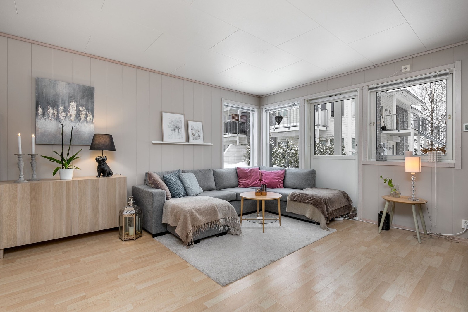 Leiligheten er velholdt og fremstår med standard hovedsakelig fra byggeår. Galleribilde