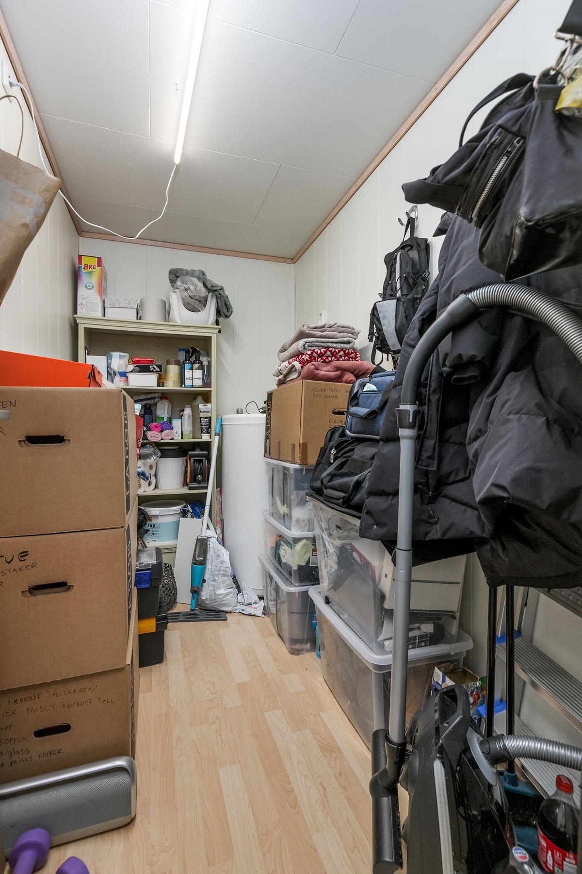 Praktisk innvendig bod på ca. 5 kvm. Galleribilde