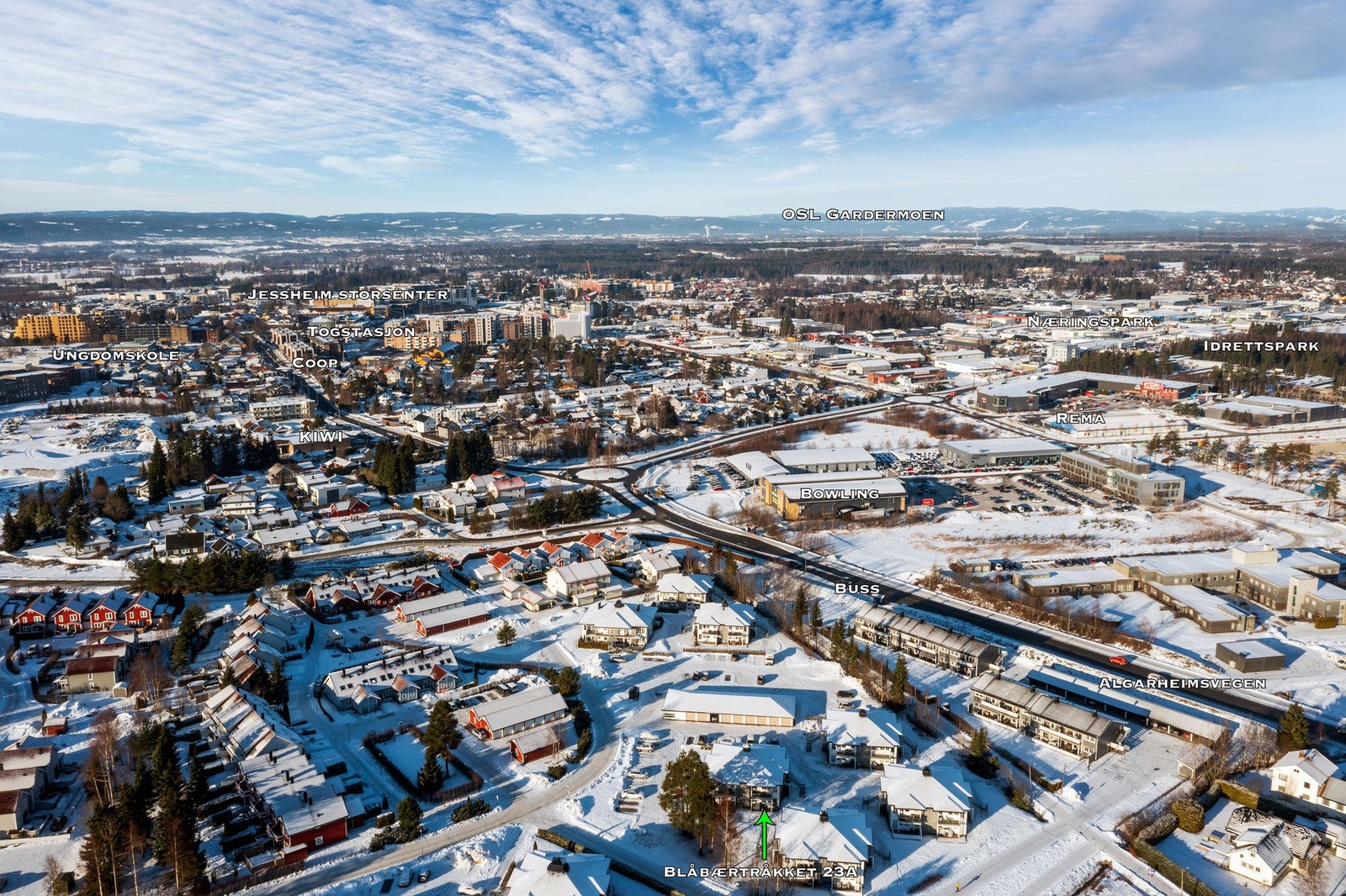 Leiligheten er beliggende i barnevennlige omgivelser med flott turterreng rett i nærheten. Galleribilde