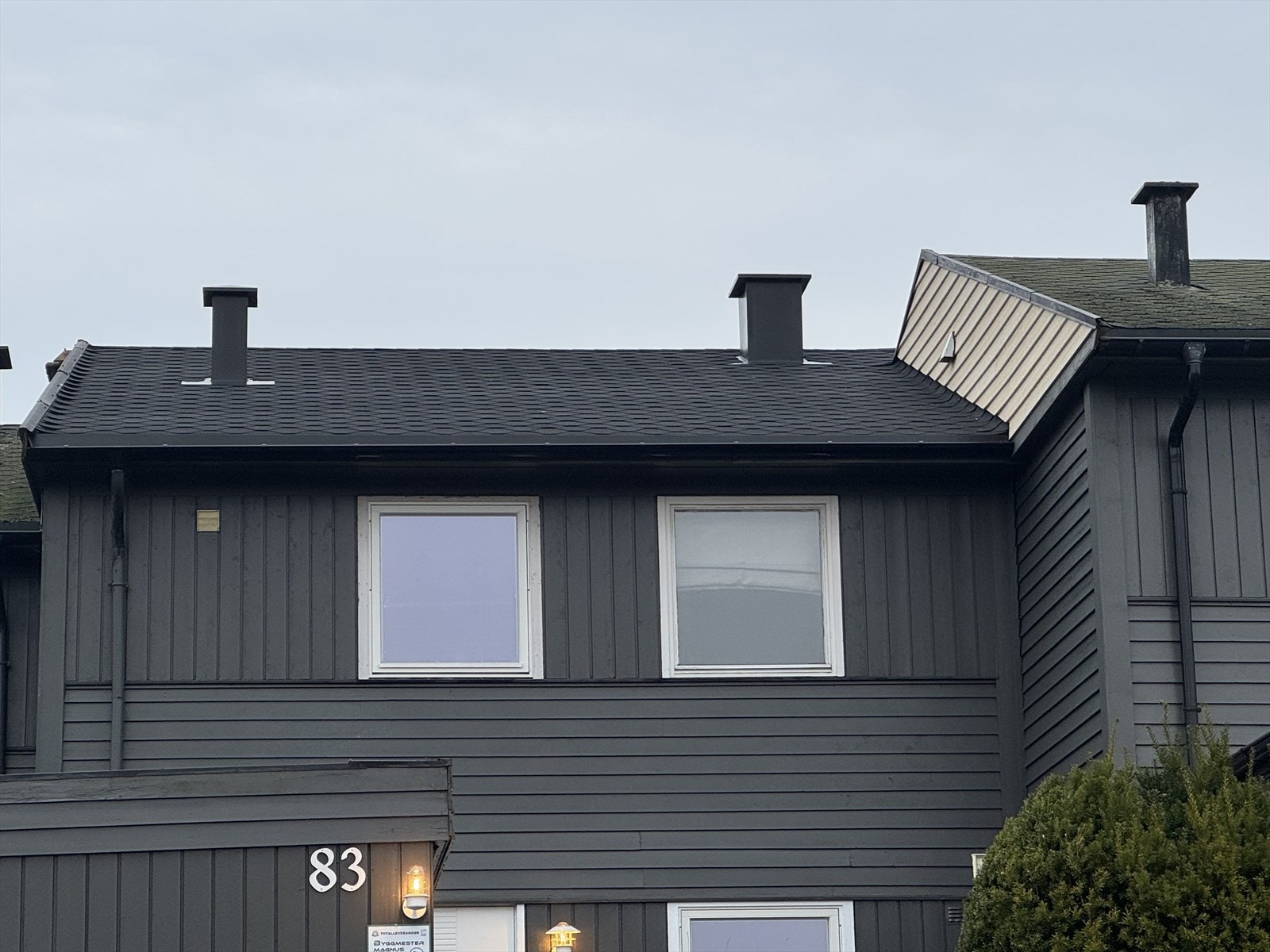 Det gjøres oppmerksom på at yttertak på boligen ble tekket om nytt februar 2026. Etter at øvrig bildeserie ble tatt. Galleribilde