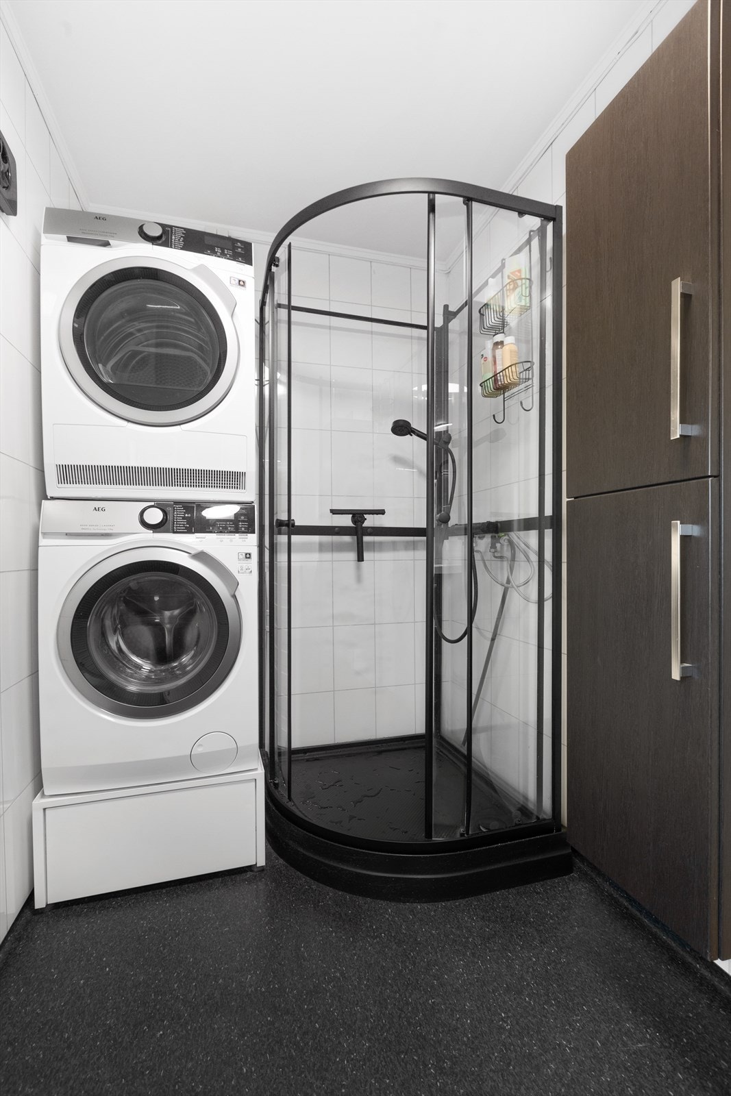 Det er opplegg for vaskemaskin og tørketrommel. Galleribilde