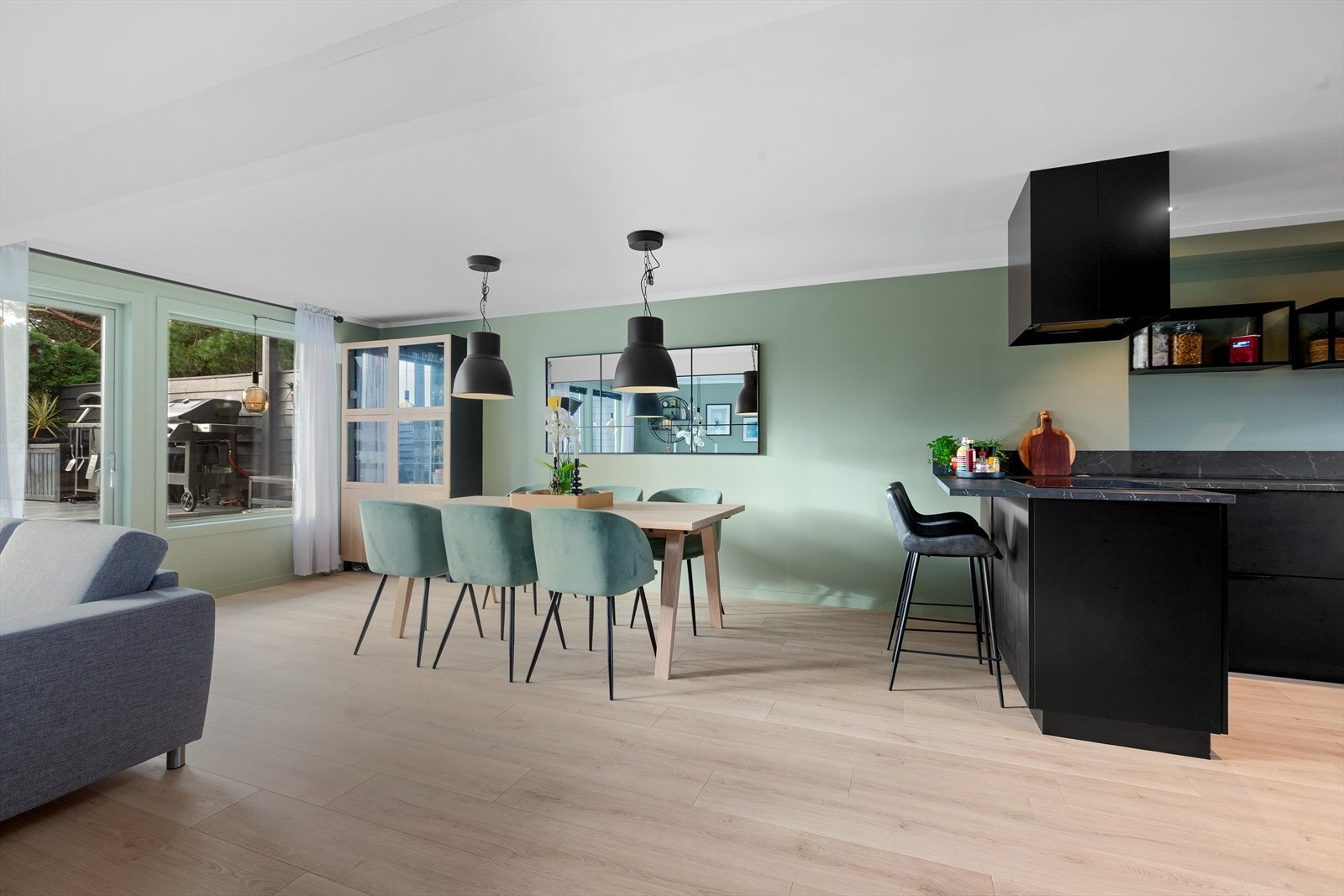 I tilknytning til kjøkkenet kan spisebordet plasseres. Galleribilde