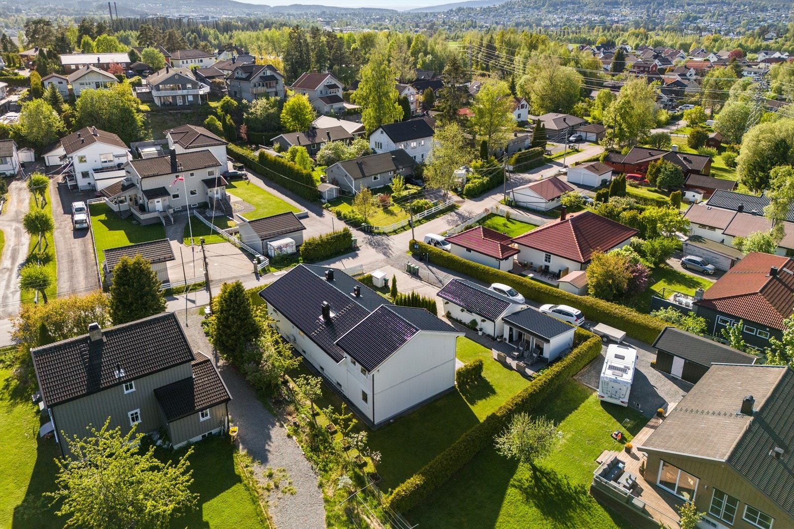 For pendlere er det under ti minutter med bil til Lillestrøm stasjon. Galleribilde