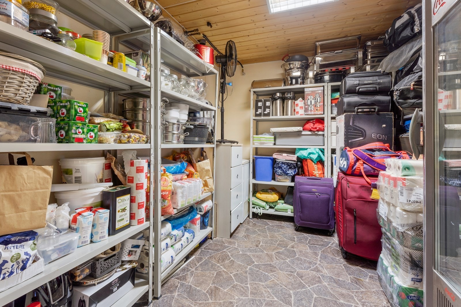 Kjelleren har to boder som gir rikelig med lagringsplass. Galleribilde