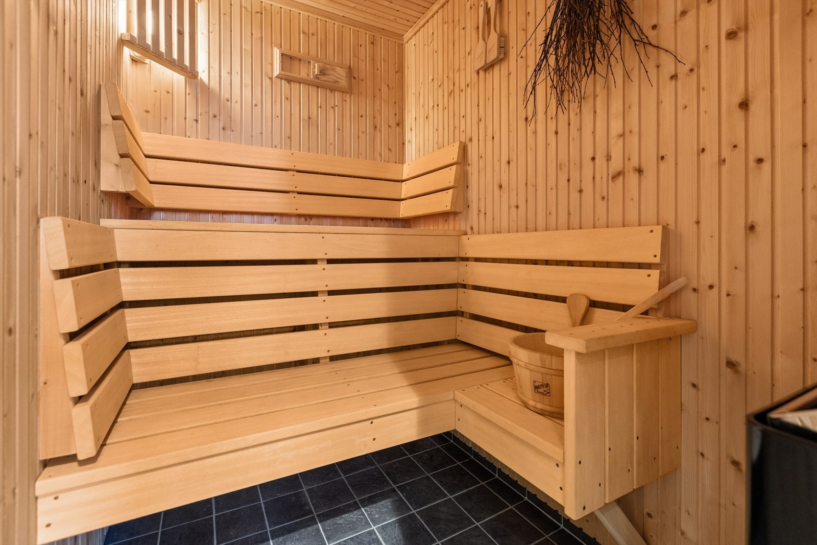 Badstue i underetasjen, tilknytning til bad Galleribilde