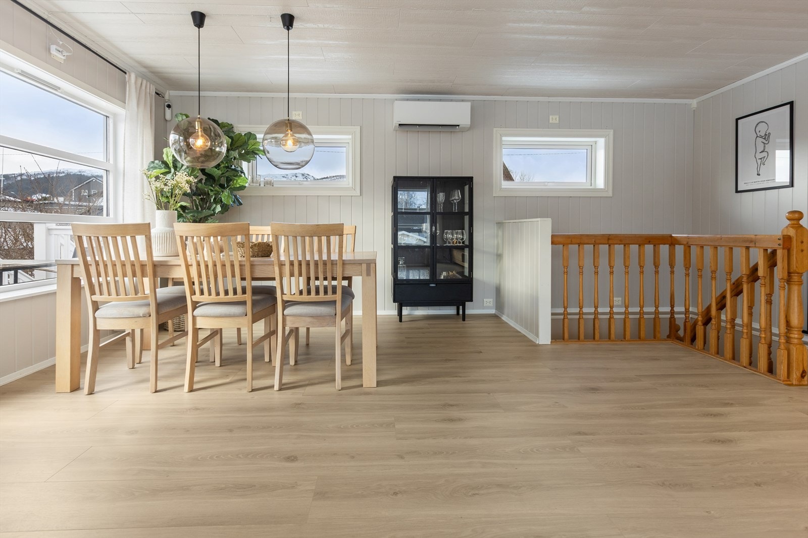 Spisegruppen tar plass i egen sone og inviterer til sosiale og hyggelige måltider med kjente og kjære. Galleribilde