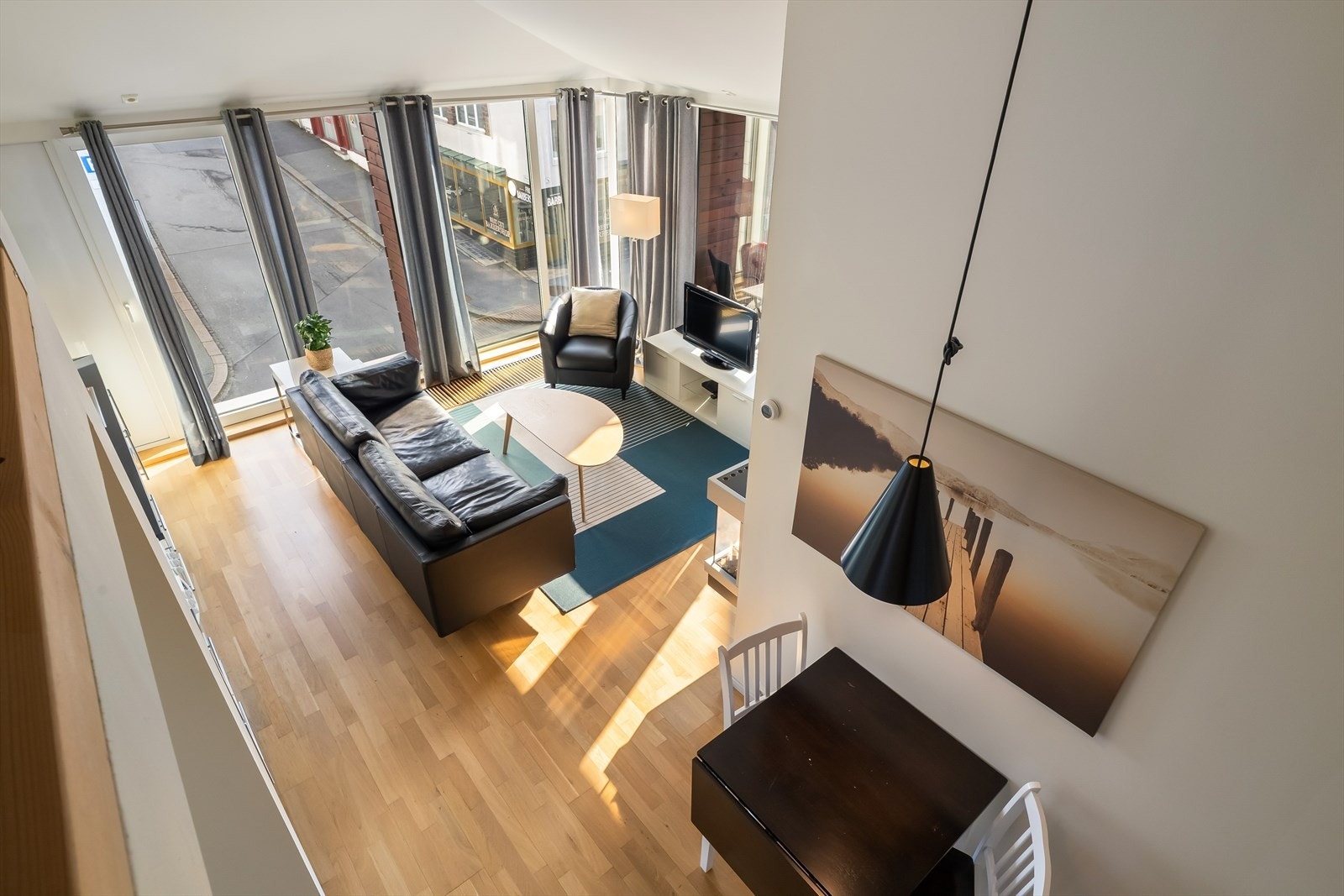 EiendomsMegler 1 v/ Thomas Fanebust presenterer Bergelandsgata 13. Foto: Eivind Dirdal Galleribilde