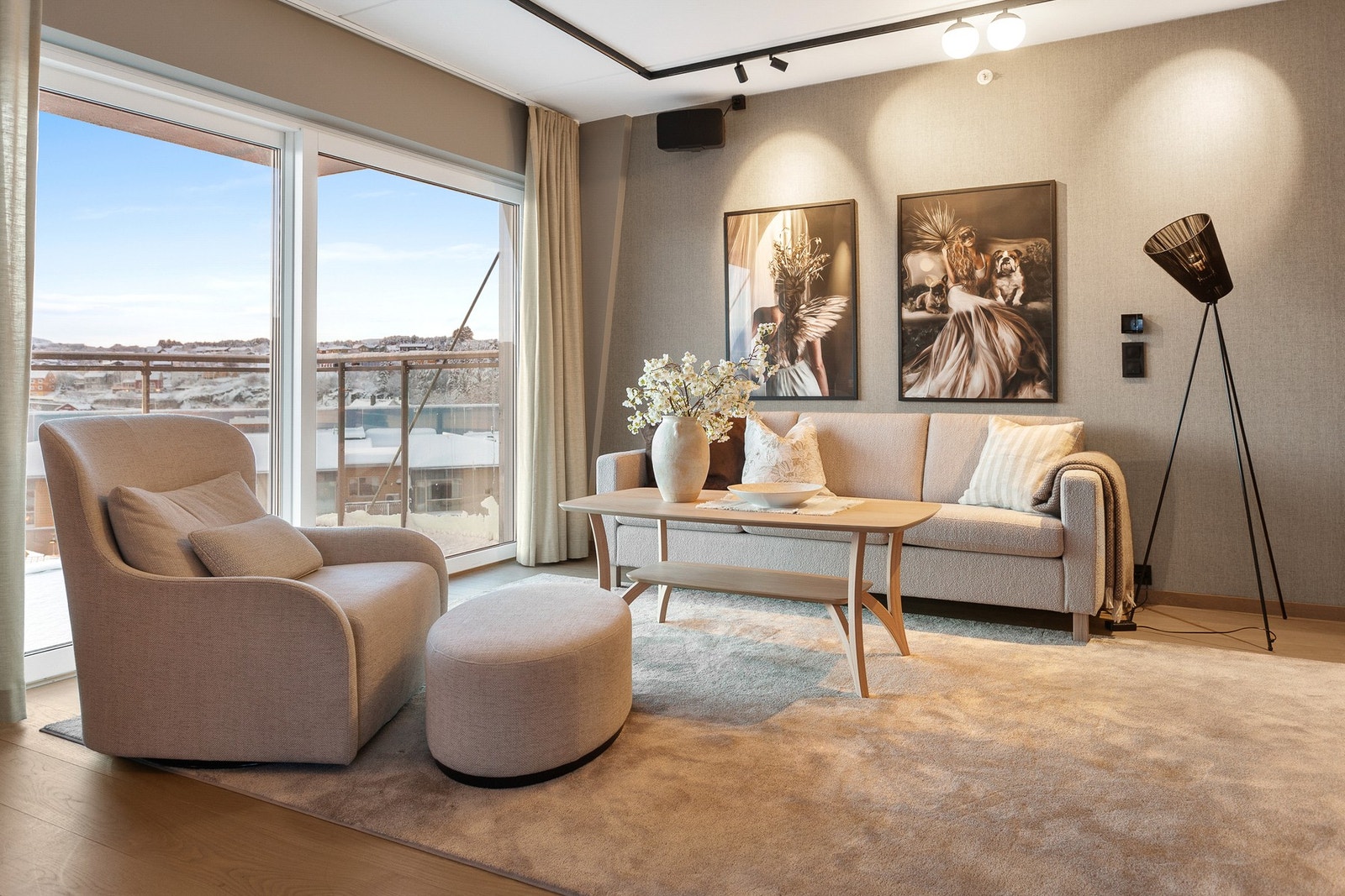 Fra stuen har man enkel adkomst til veranda. Galleribilde