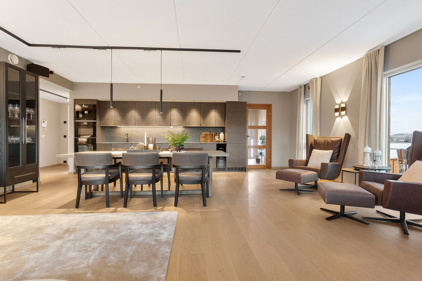 Leiligheten selges møblert slik presentert på visning (enkelte pyntegjenstander medfølger ikke handelen) Galleribilde