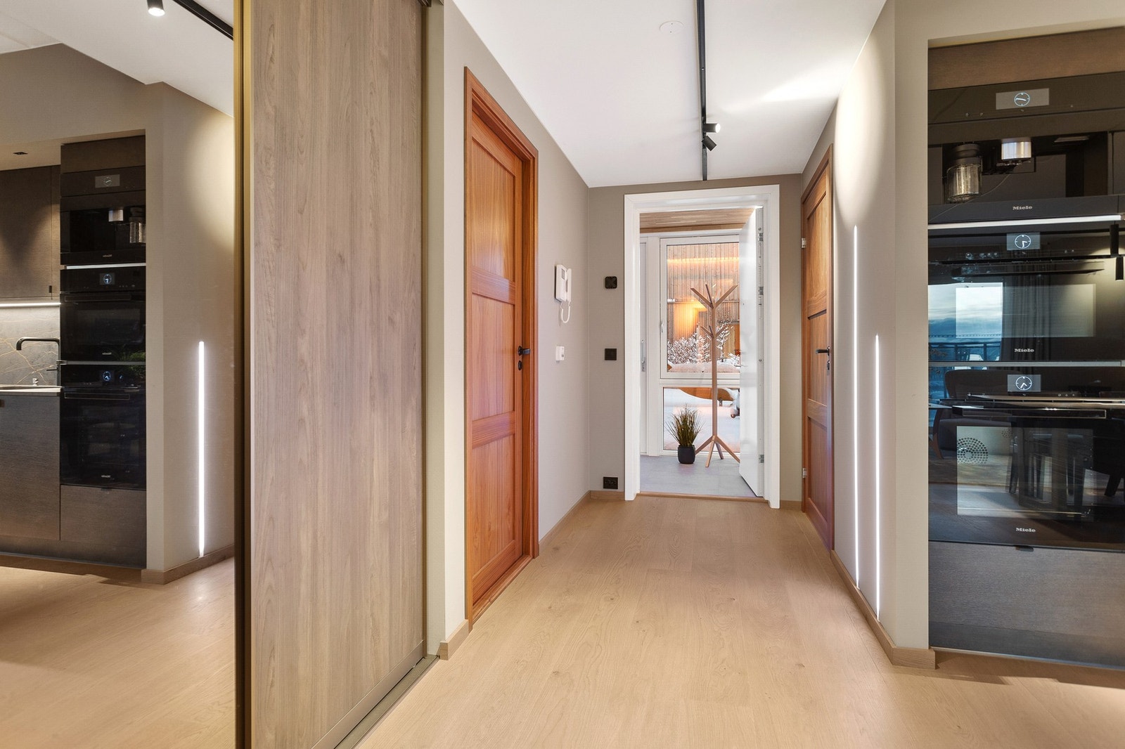 Leiligheten har et bruksareal på 121 m2. Galleribilde