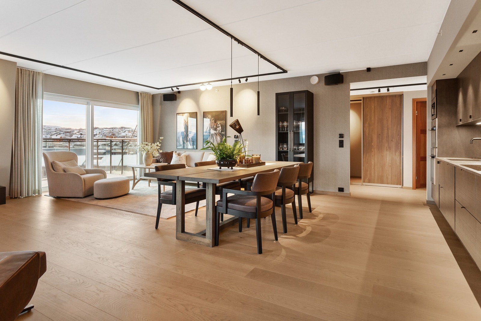 Boligen nyter godt av vannbåren varme i all gulv Galleribilde