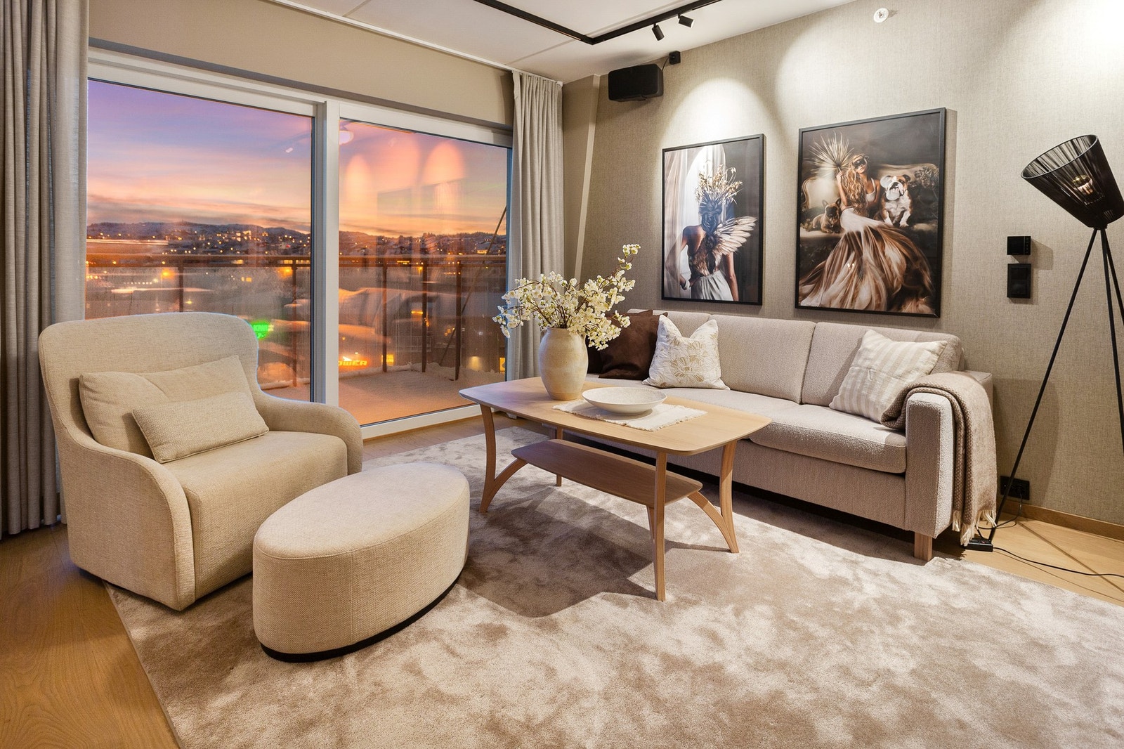 Utsikt fra stue mot resten av bybildet. Galleribilde