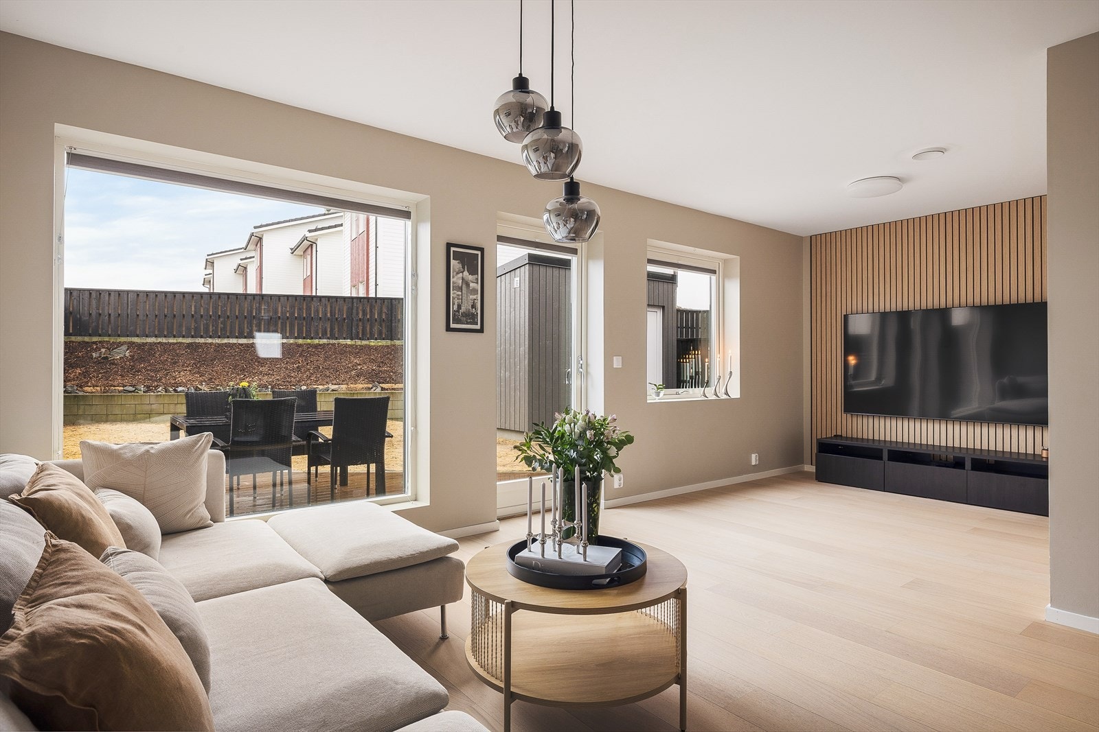 Dette er en svært flott enebolig over to plan fra 2022! Galleribilde