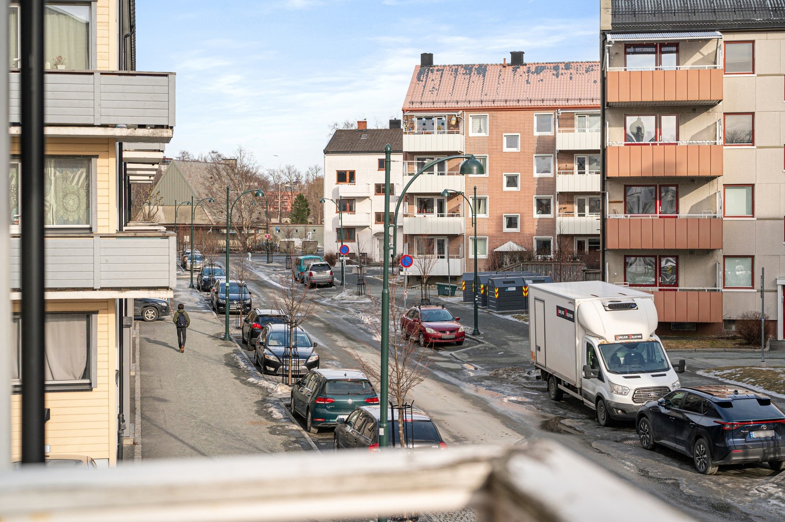 Fra leiligheten er det kort vei til byens fasiliteter. Galleribilde