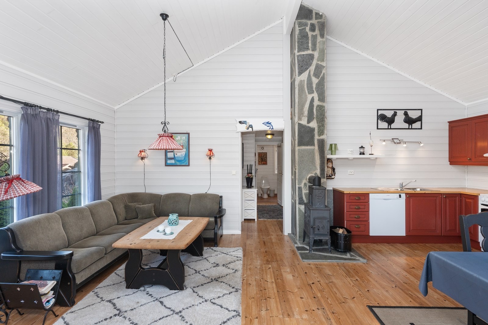 Stue/kjøkken med vedfyring Galleribilde