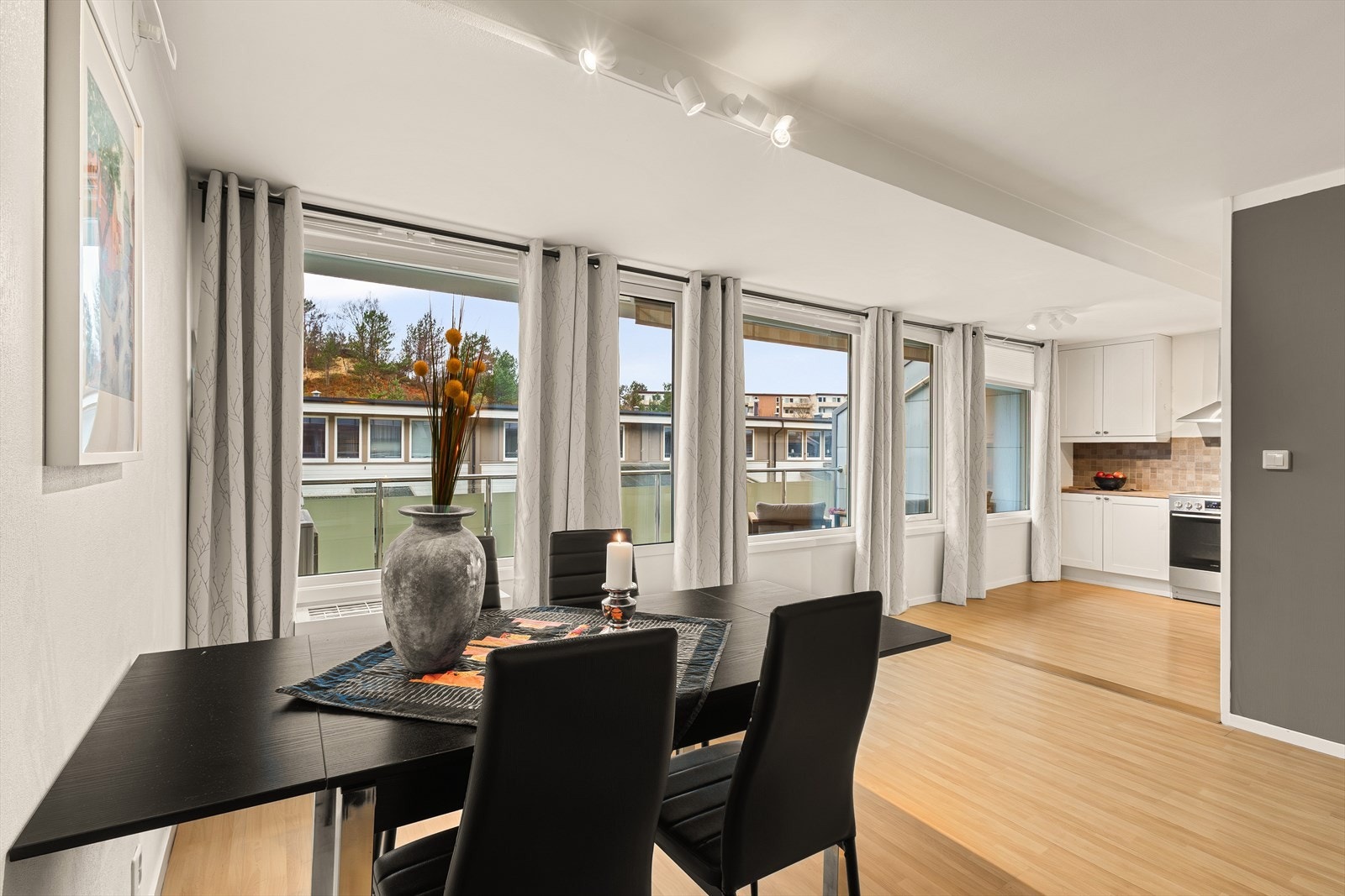 Fra stuen er det tilkomst til den herlige terrassen. Galleribilde