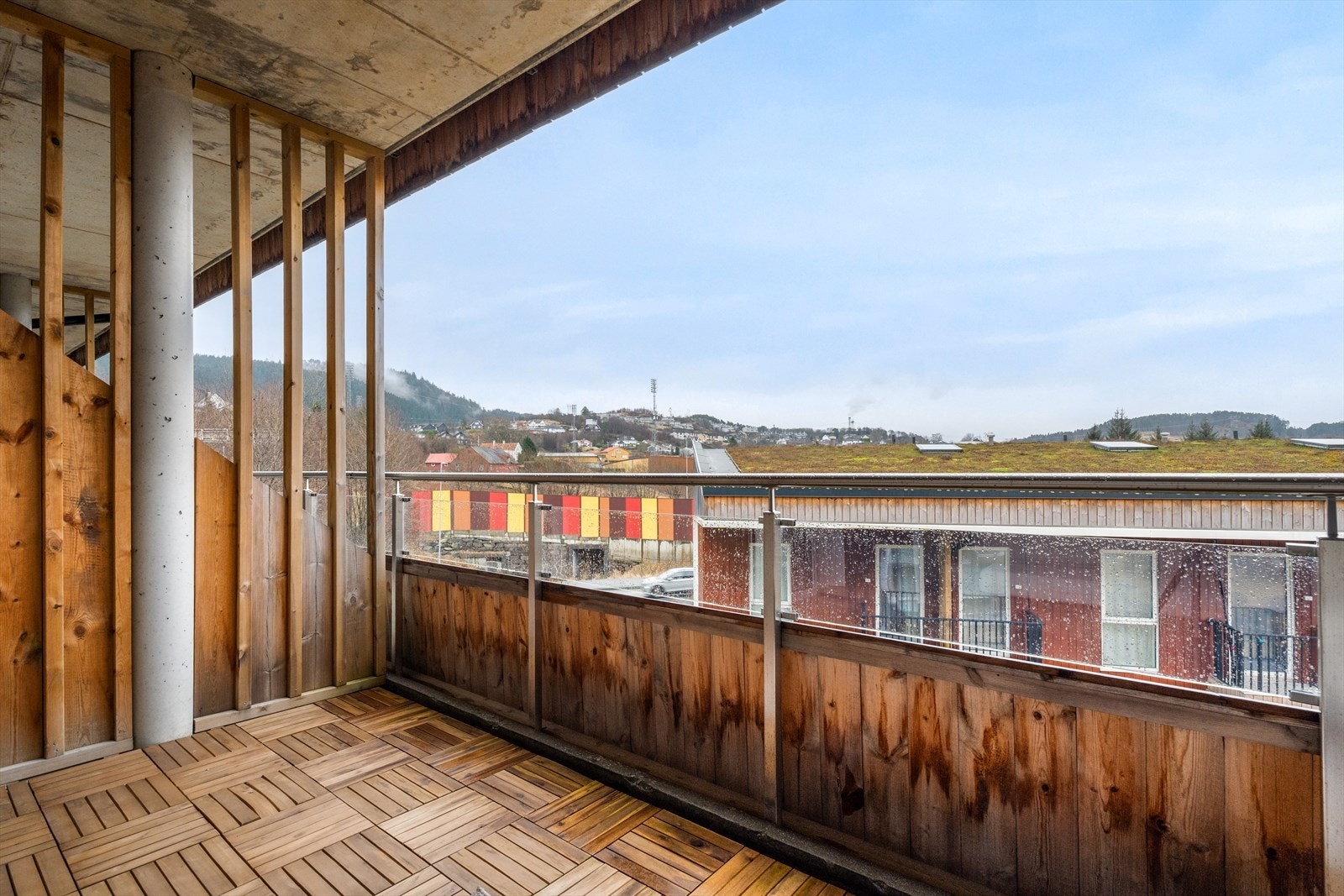 Solrik balkong på ca. 12 m² Galleribilde