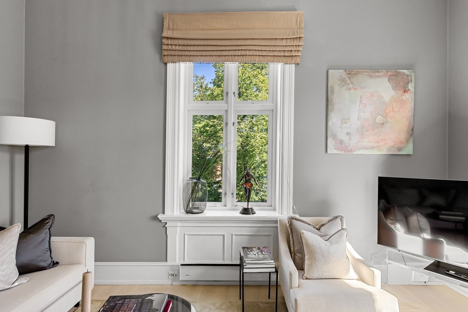 Malte veggflater med delikate fargetoner. Galleribilde