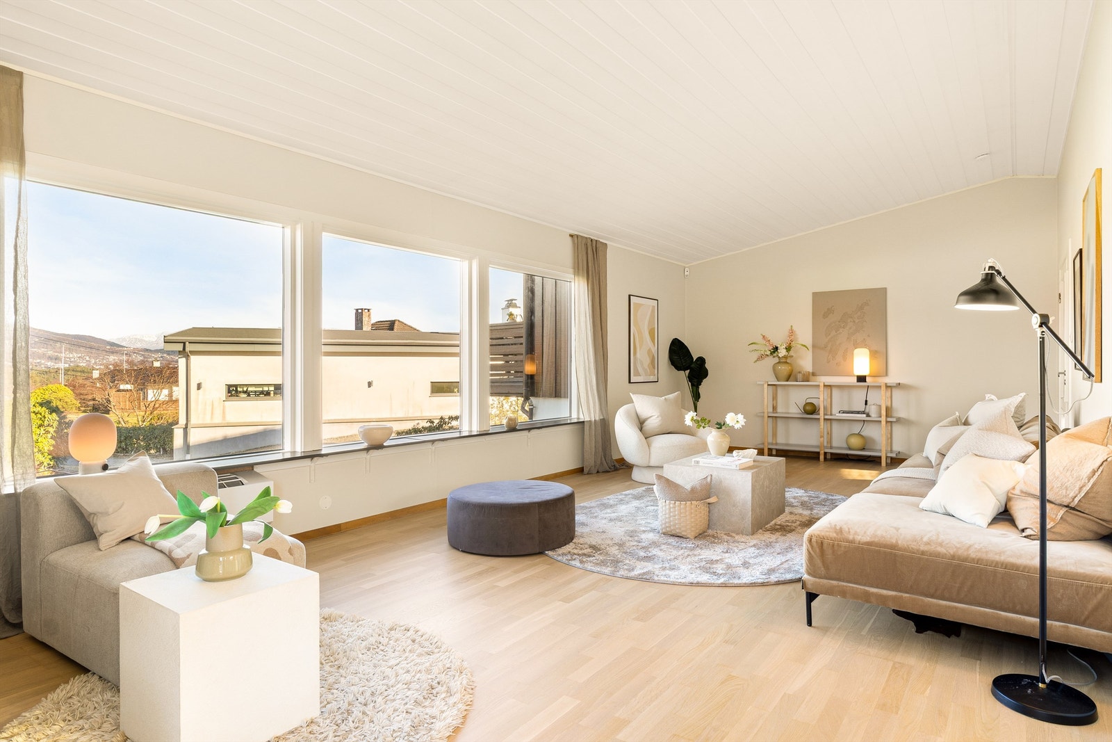 Masse lysinnslipp og fin utsikt. Galleribilde