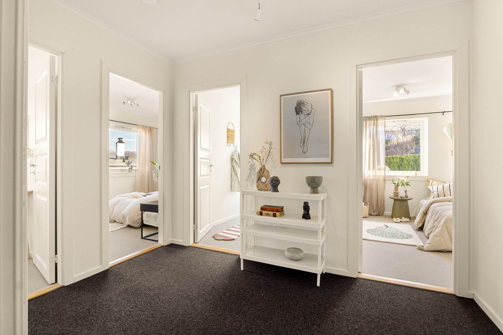I denne delen av boligen finner du alle de fire soverommene. Galleribilde
