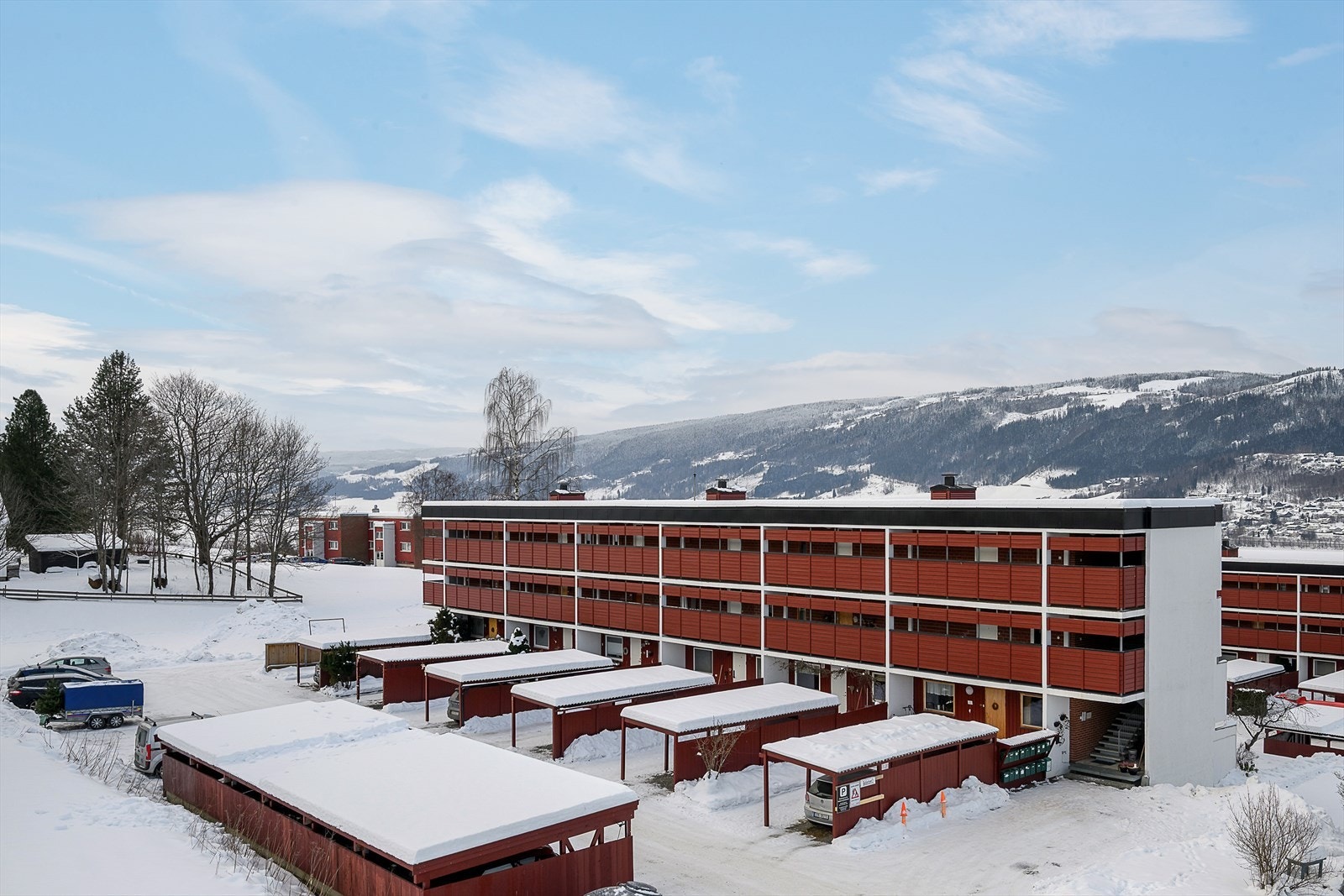 For de yngre i familien ligger Suttestad balløkke i umiddelbar nærhet. Galleribilde