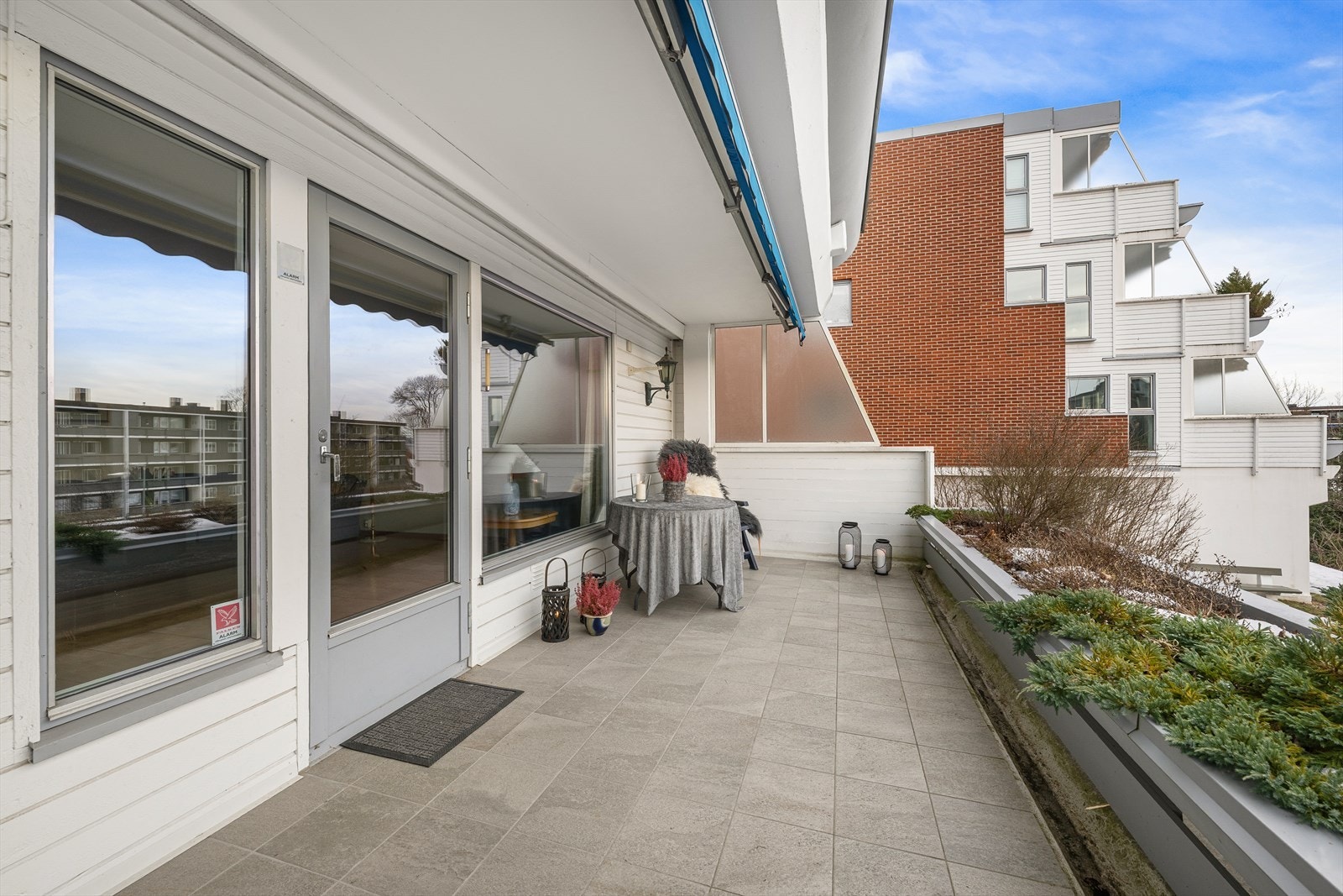 Terrassen er av god størrelse på ca. 14 m². Galleribilde