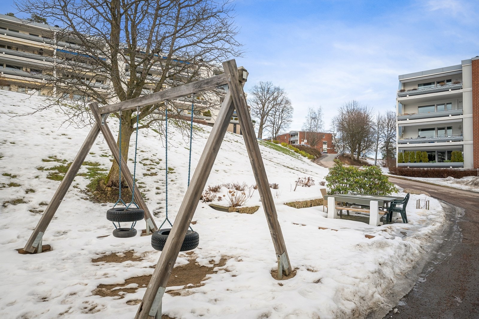 Mange hyggelige fellesarealer på sameiets tomt. Galleribilde