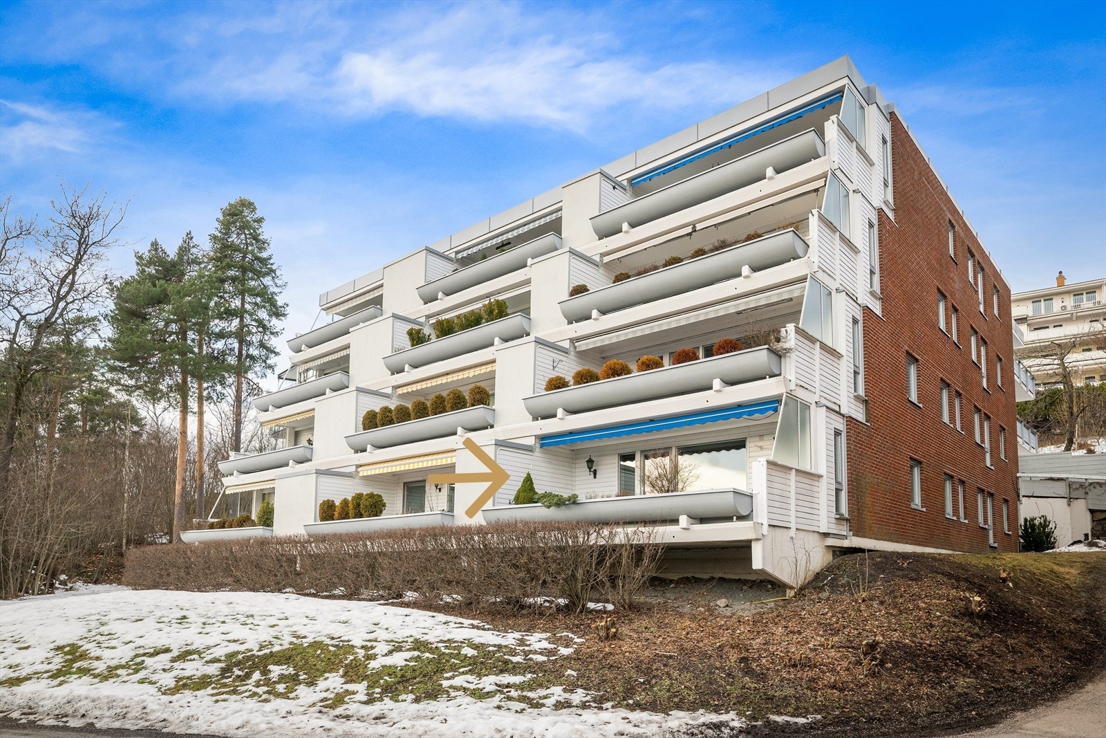 Leiligheten ligger fint til i bygget på hjørne med god intern beliggenhet. Galleribilde