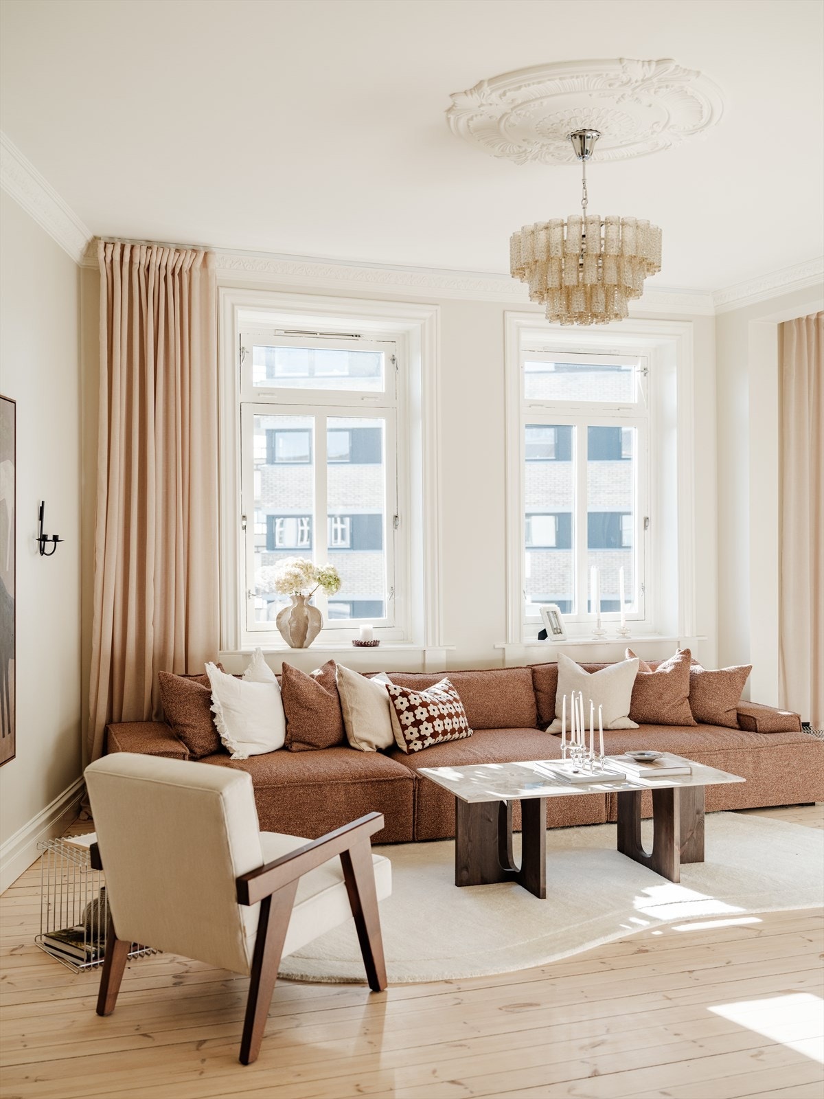 Her bor man høyt og fritt i byggets 4. etasje. Dette gir gode lysforhold og utsikt. Galleribilde