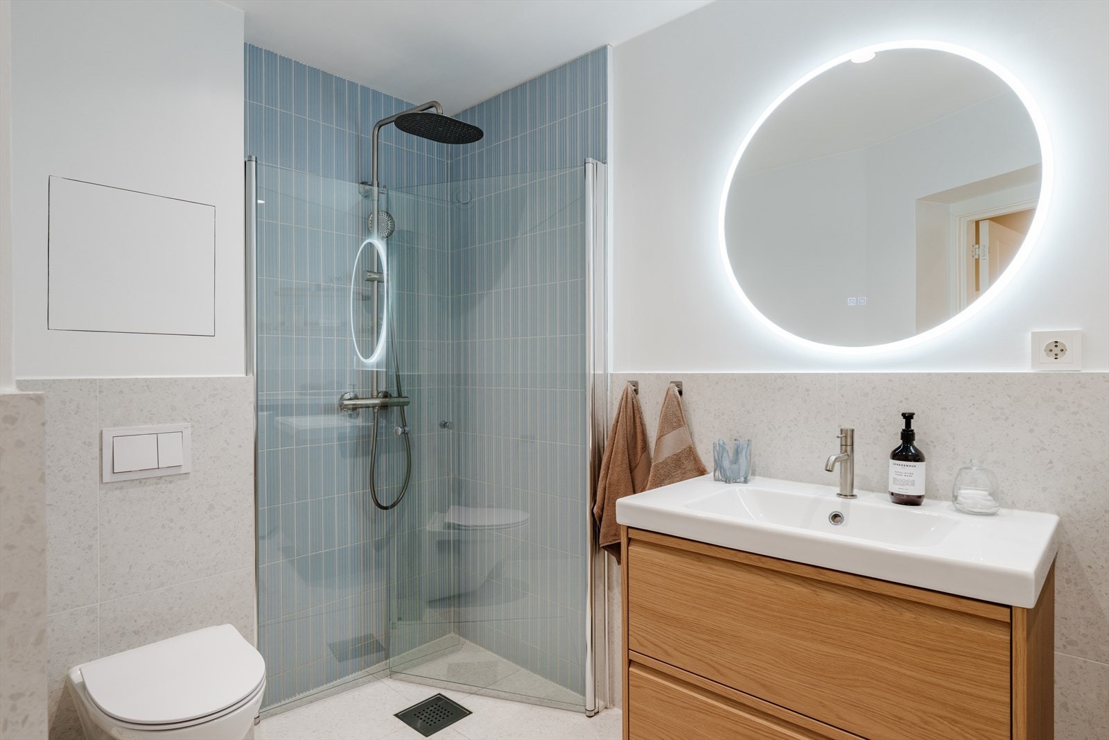 Utrolig pent og delikat bad, pusset opp i 2024/2025. Galleribilde