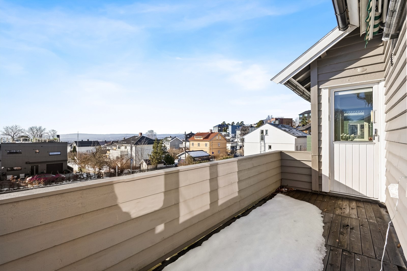 Balkongen er på 9 kvm og vender mot vest Galleribilde