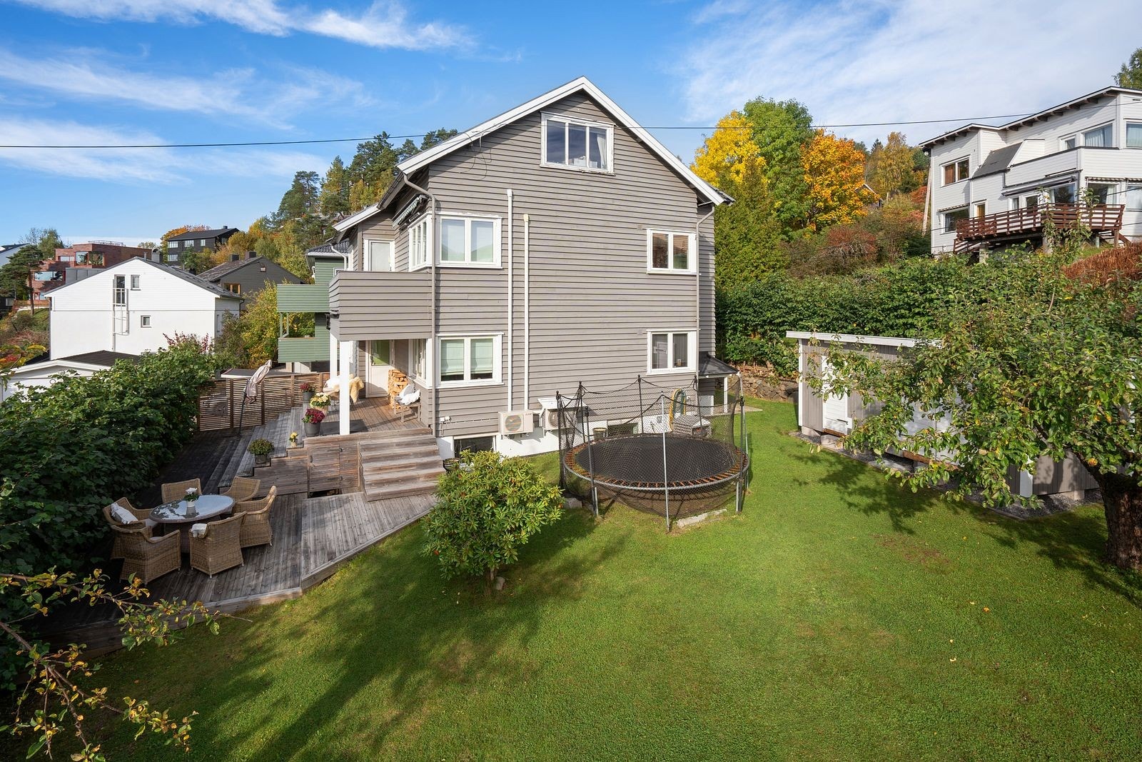 Velkommen til Frennings vei 5 / Foto sommerbilder: EFKT / Foto innvendig: OH Shots Galleribilde