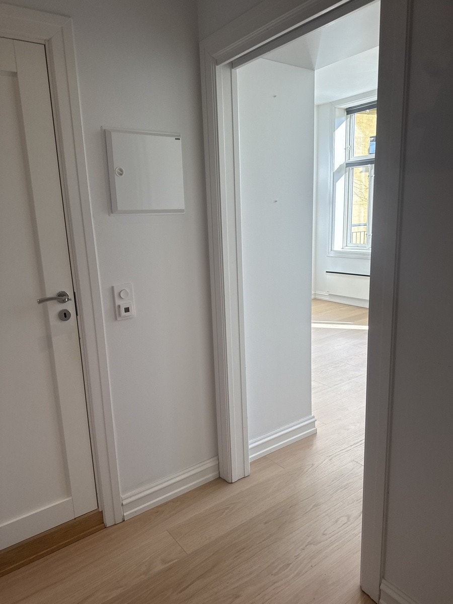 Skyvedør som skiller gang og stue Galleribilde