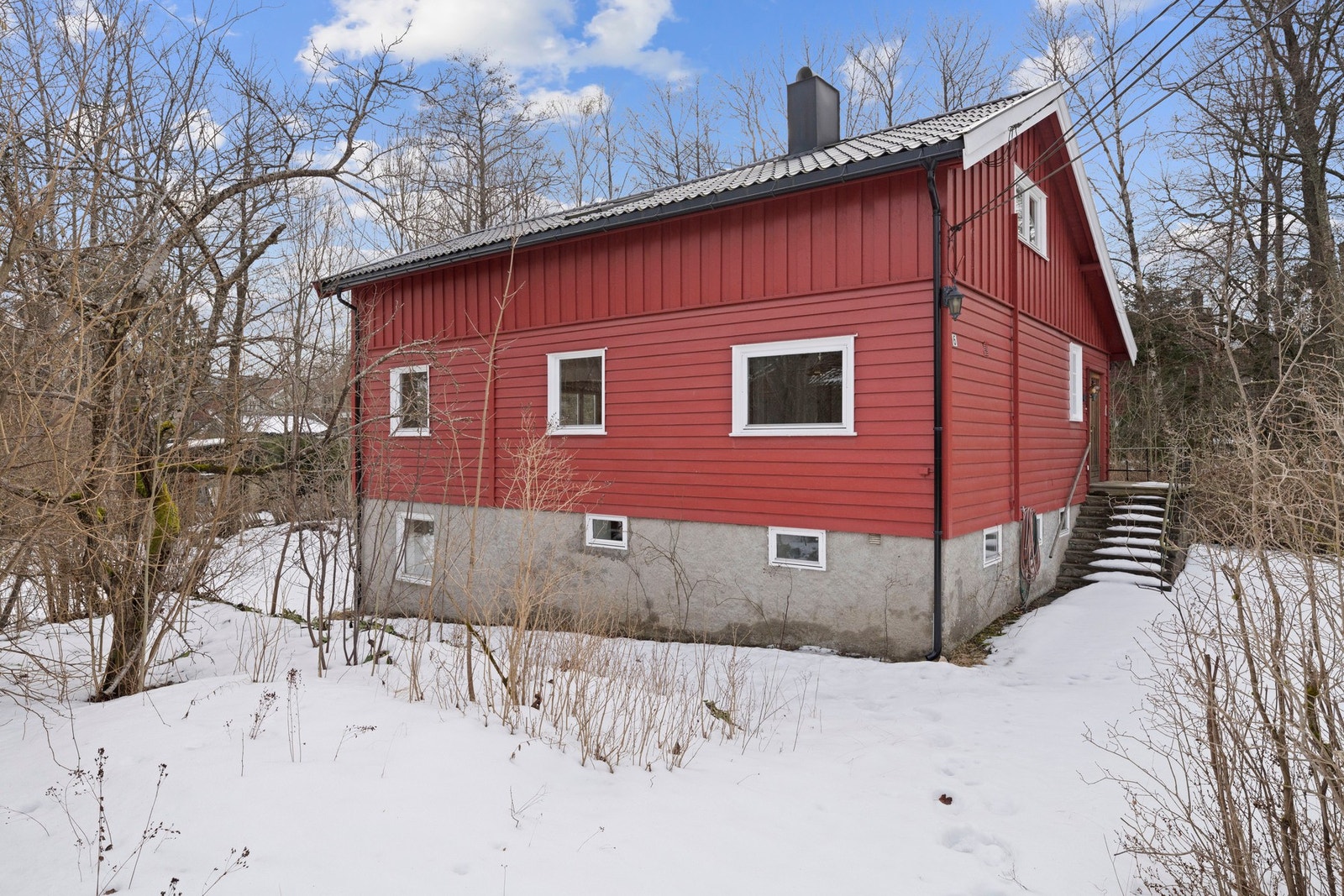 Boligen går over 3 etasjer. Galleribilde
