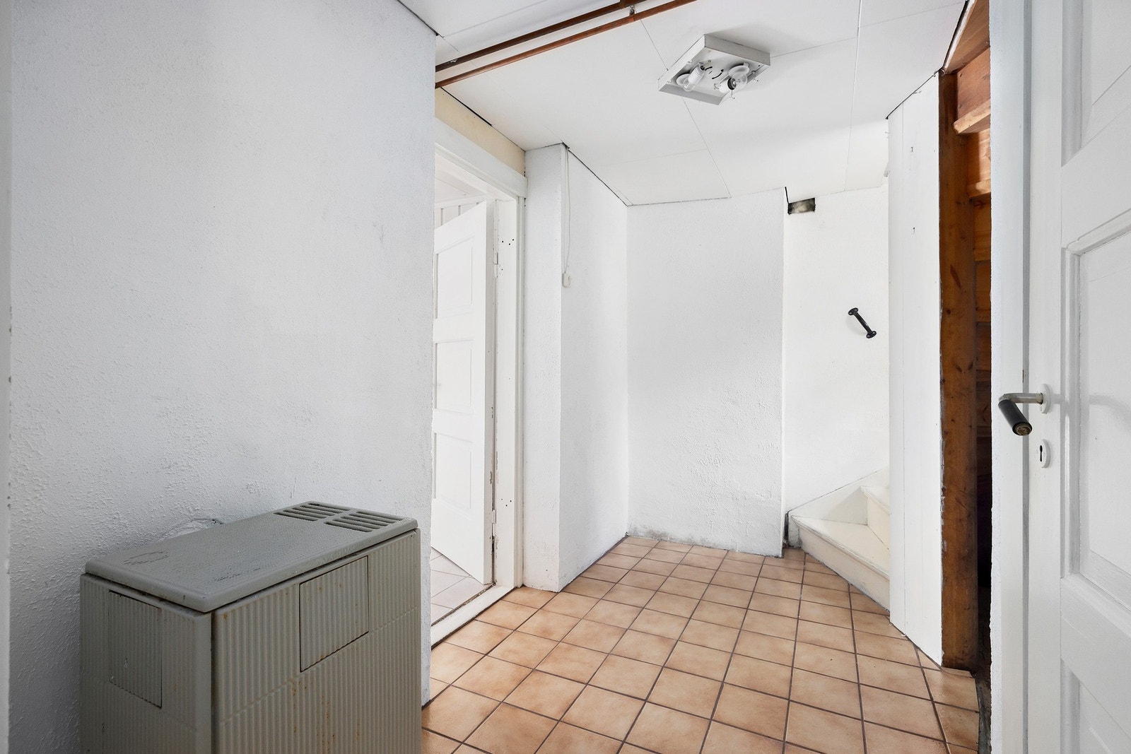 Gang/trapperom underetasje. Galleribilde