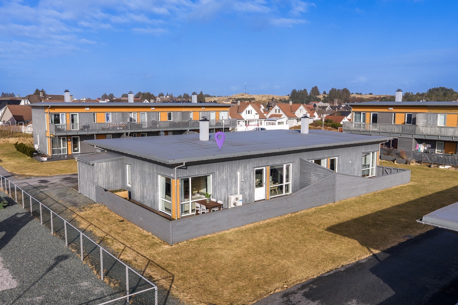 Flott halvpart av tomannsbolig i barnevennlig område på Tjøsvoll øst. Galleribilde