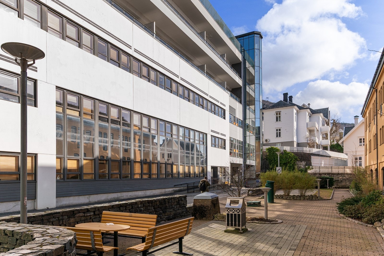 Selv med meget sentral plassering, bor man tilbaketrukket i et rolig nabolag. Galleribilde