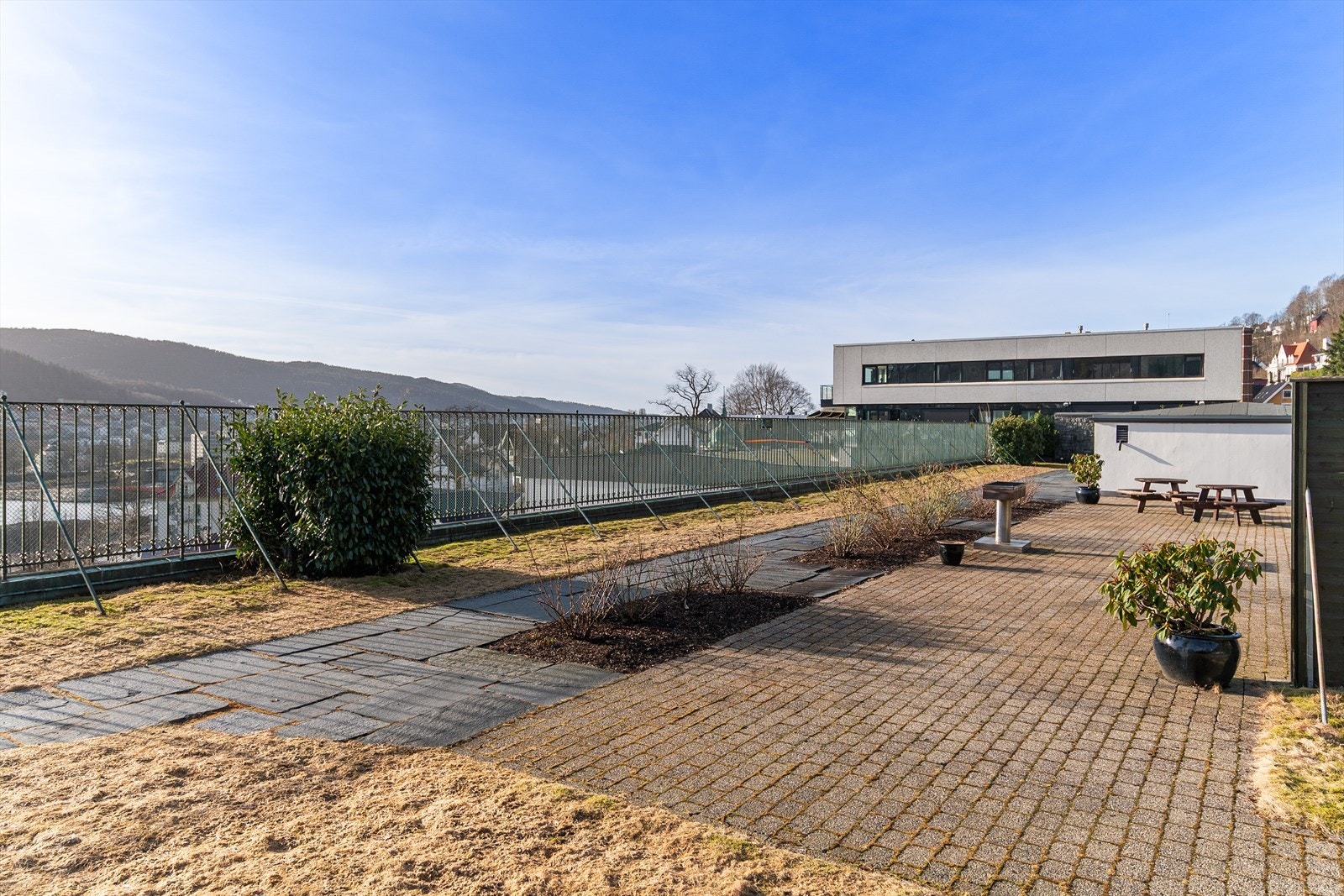 For den turglade er det kort vei til både Fjellveien, Fløyen og Ulriken som alle gir deg flotte utsiktspunkter over Bergen. Galleribilde