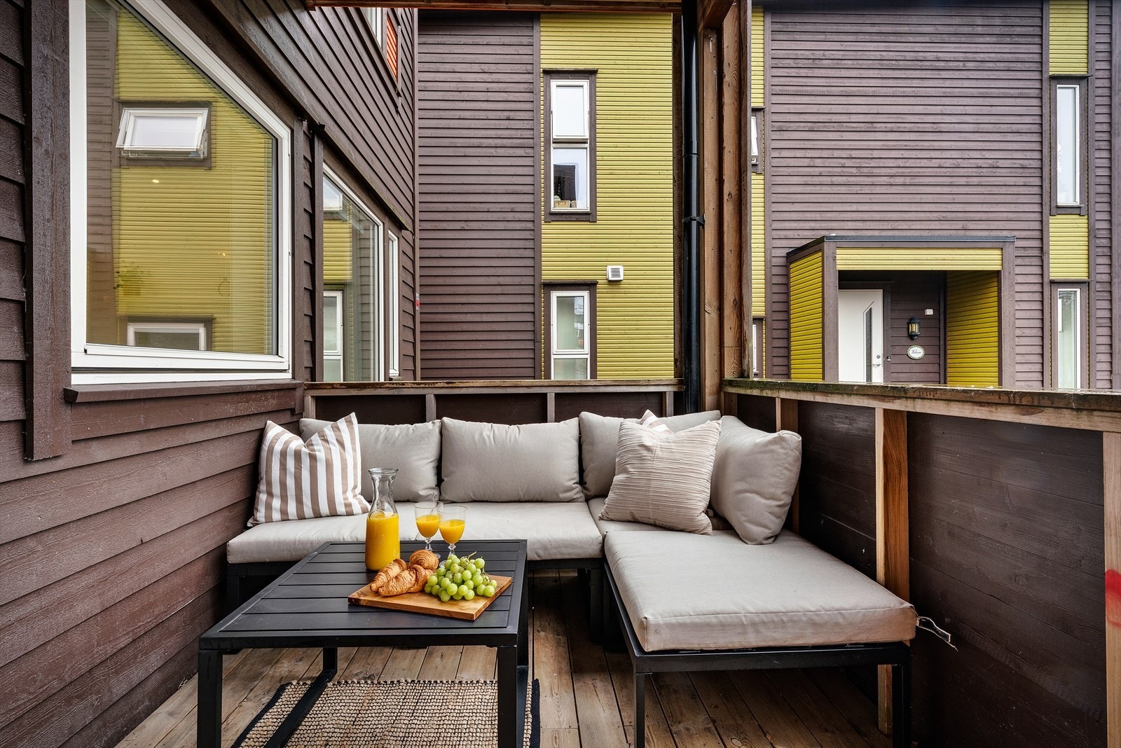 - Terrassen måler 7m²- Galleribilde