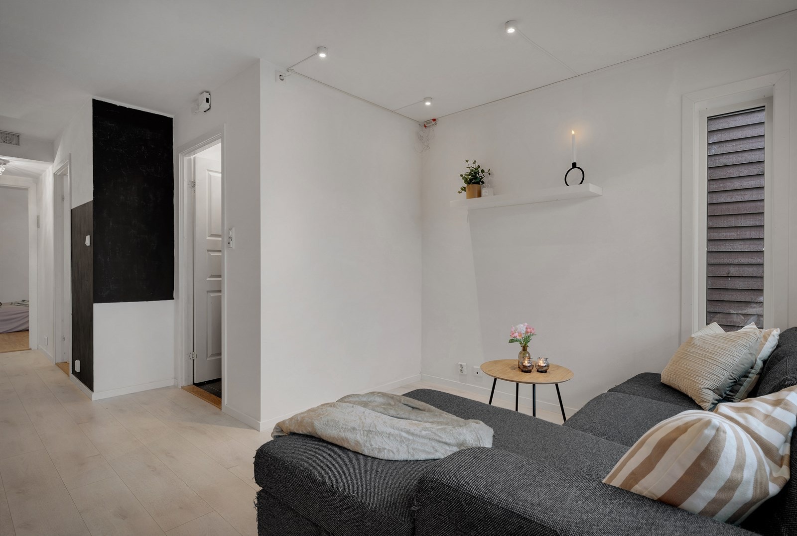 -Rommet er delt inn i "naturlige" soner som gjør rommet enkelt å innrede - Galleribilde