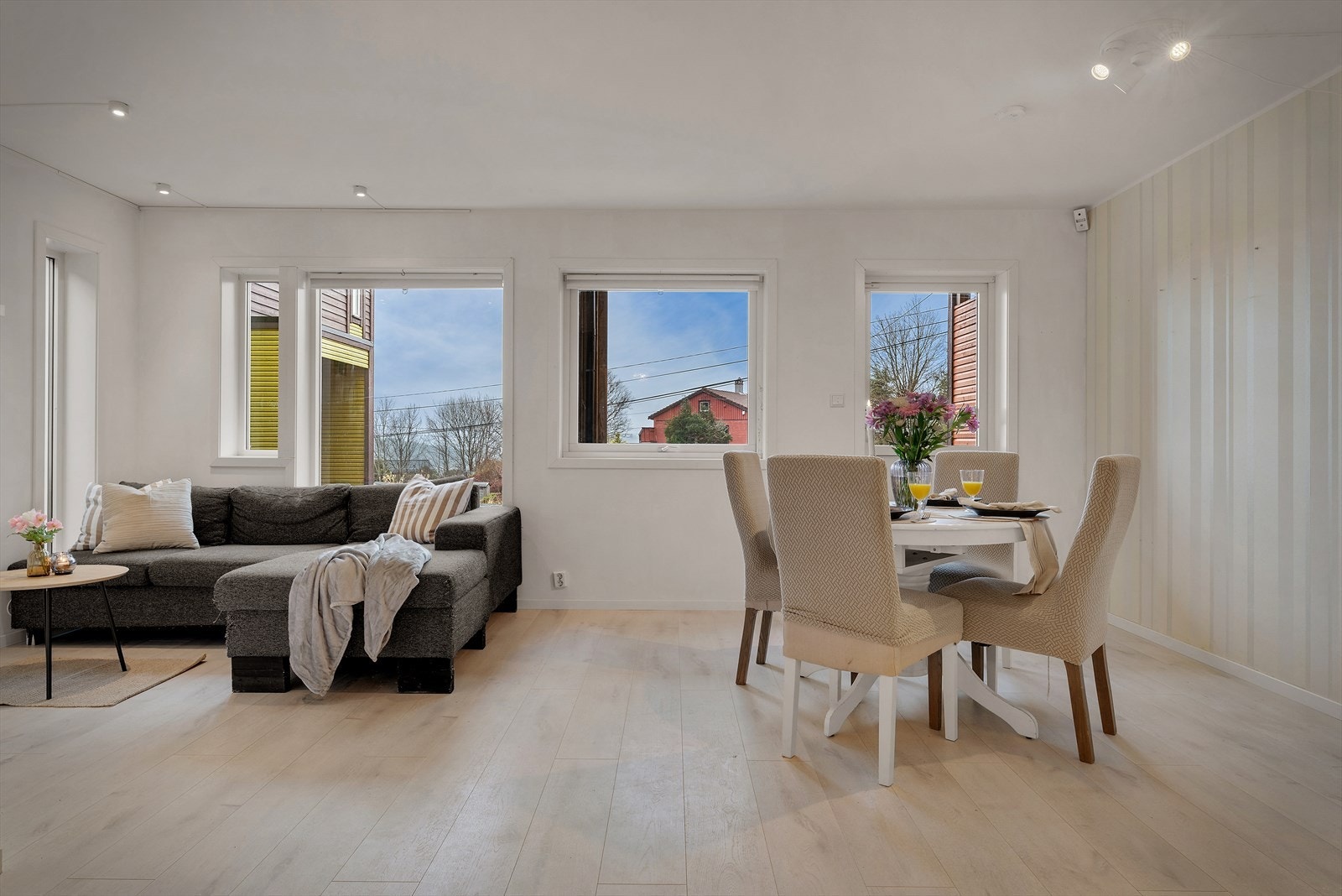 -Leiligheten er fra 2011 og har gjennomgående god standard- Galleribilde