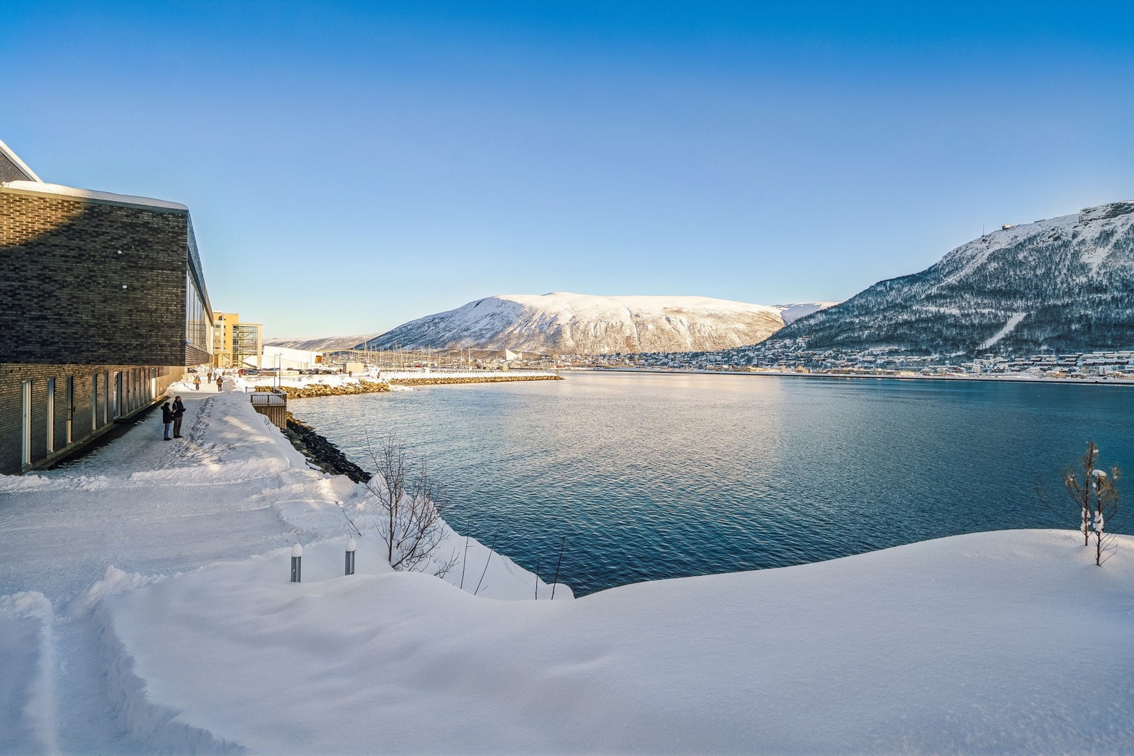 De store fellesområdene og promenadene gjør området til et hyggelig sted å både bo og oppholde seg. Galleribilde