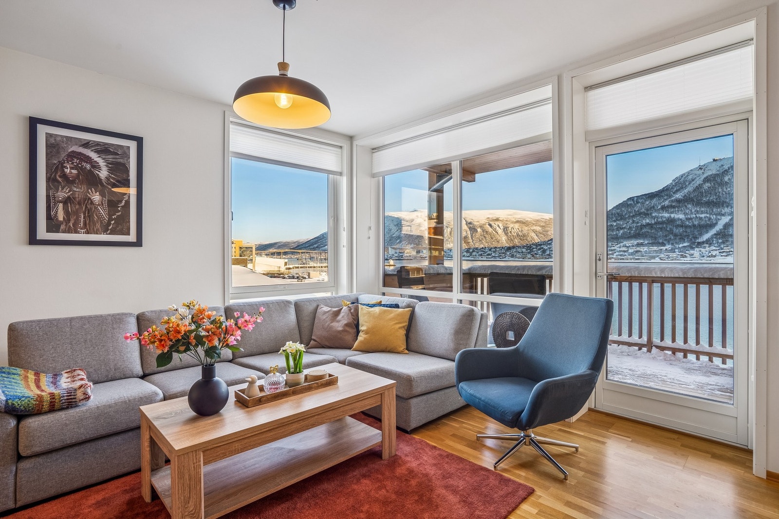 Stuen er innredet i et delikat fargevalg. Galleribilde