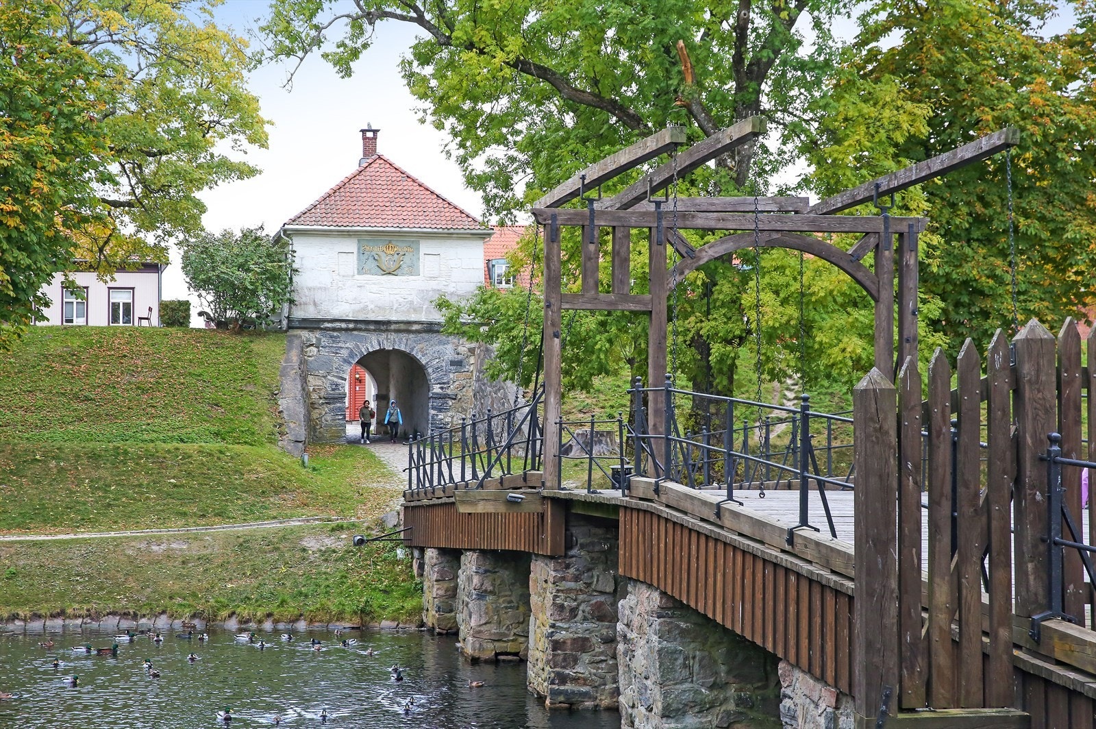 Det er kort vei til Gamlebyen, koselige restauranter og kafeer. Galleribilde