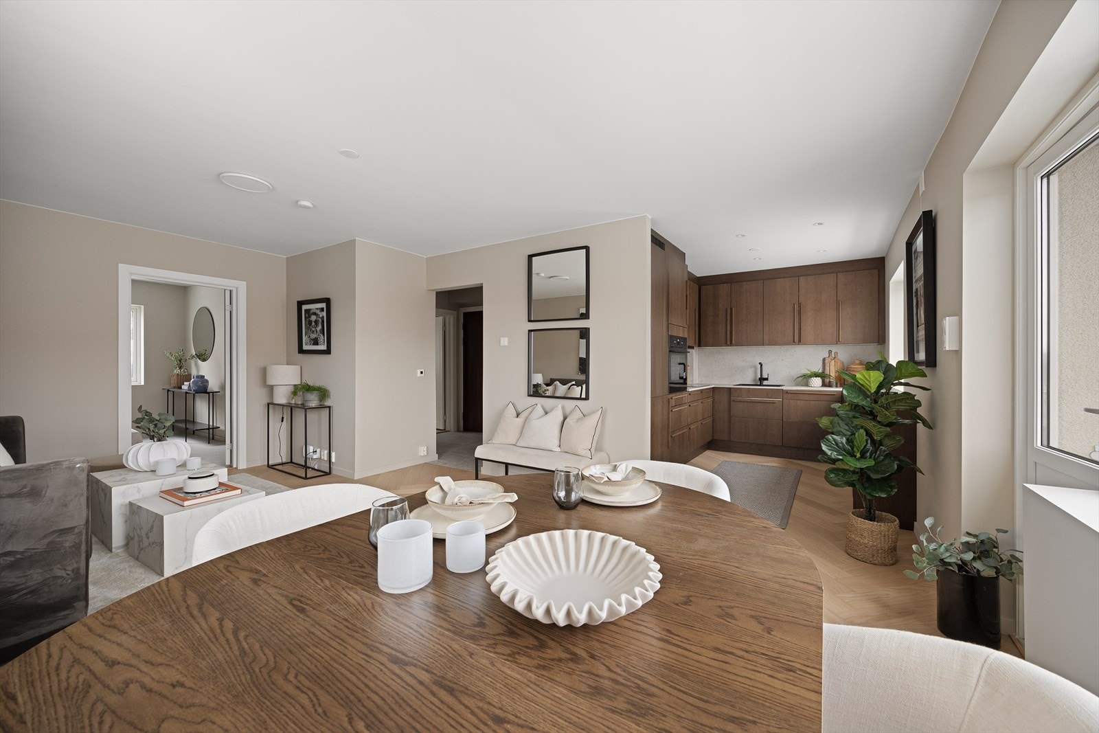 Leiligheten er totaloppusset med moderne og påkostede kvalitetsmaterialer (2025/2026) Galleribilde