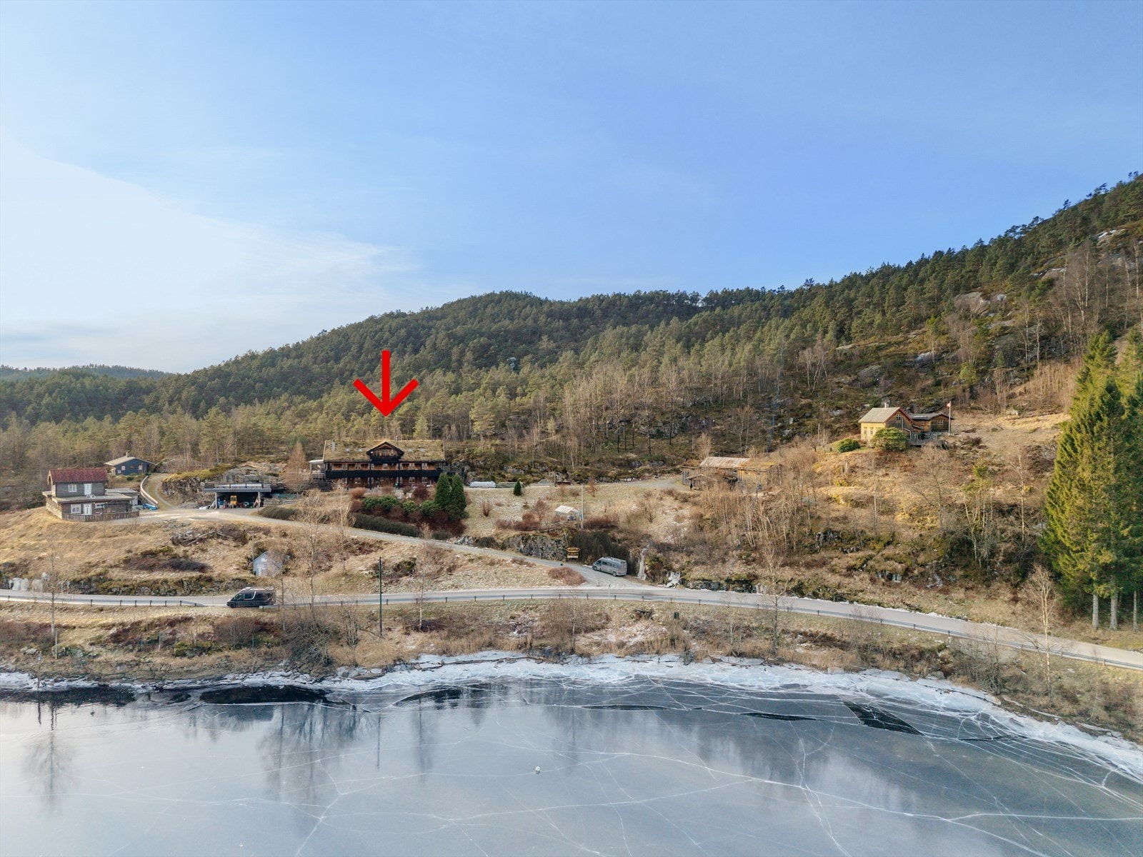 Naboeigedomen er også til sals. Sjekk ut finnkode: 454147285 Galleribilde