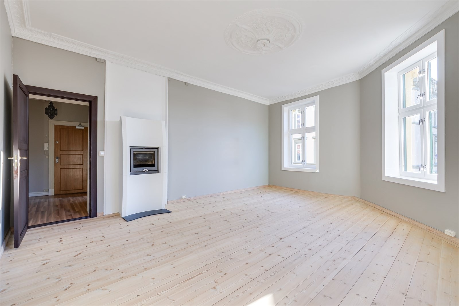 Moderne peisovn og pipeløp som ble rehabilitert i 2023. Galleribilde