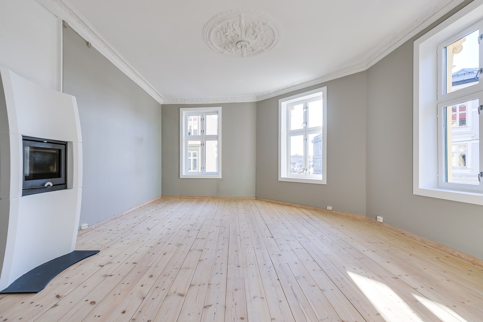 Silje M. Johansen v/Nordvik har gleden av å presentere Tøyengata 17A! (Foto Kenneth Willassen) Galleribilde